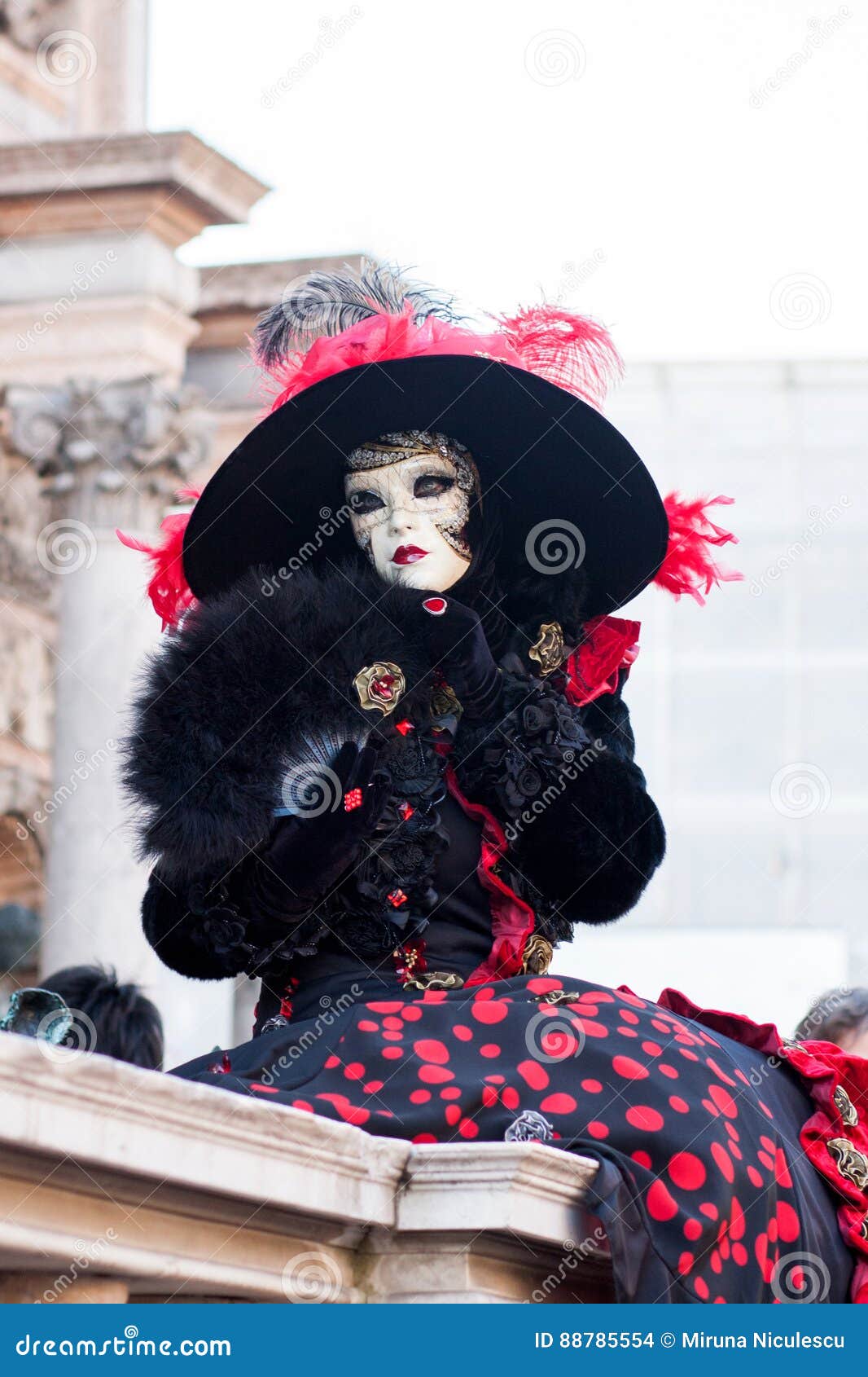 Donna Con La Maschera Bianca E Black Hat, Carnevale, Venezia