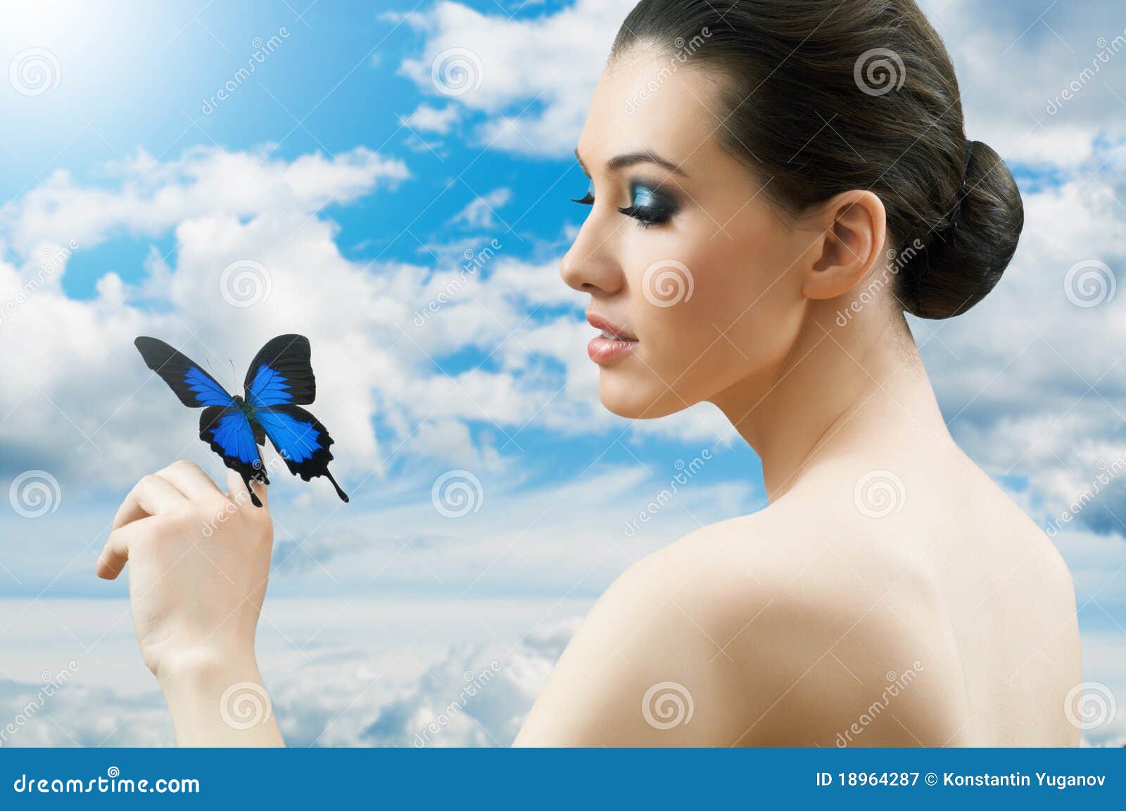 Donna della farfalla immagine stock. Immagine di salute 18964287