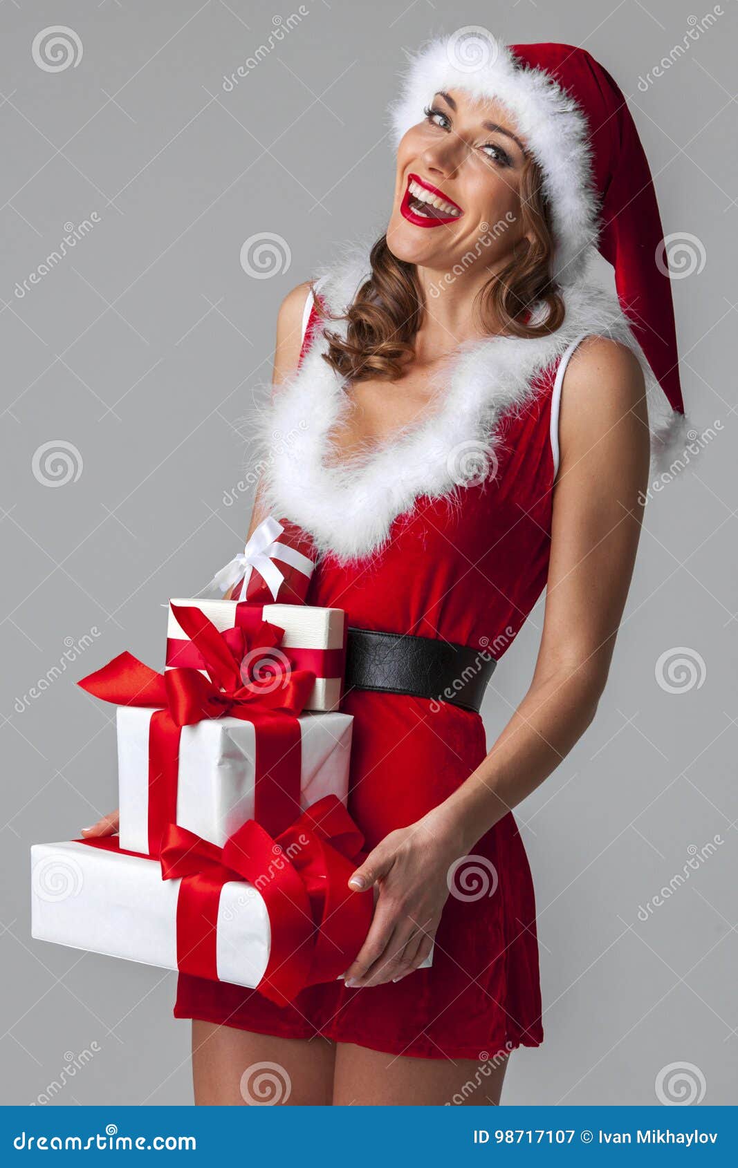 Regali Di Natale Da Donna.Donna Della Santa Con I Regali Di Natale Immagine Stock Immagine Di Festive Modello 98717107