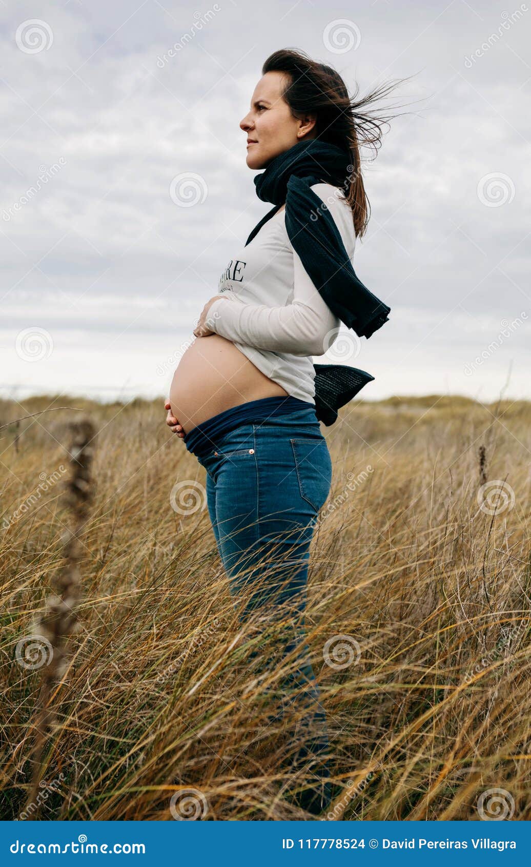 Donna incinta nuda fotografia stock. Immagine di bellezza 