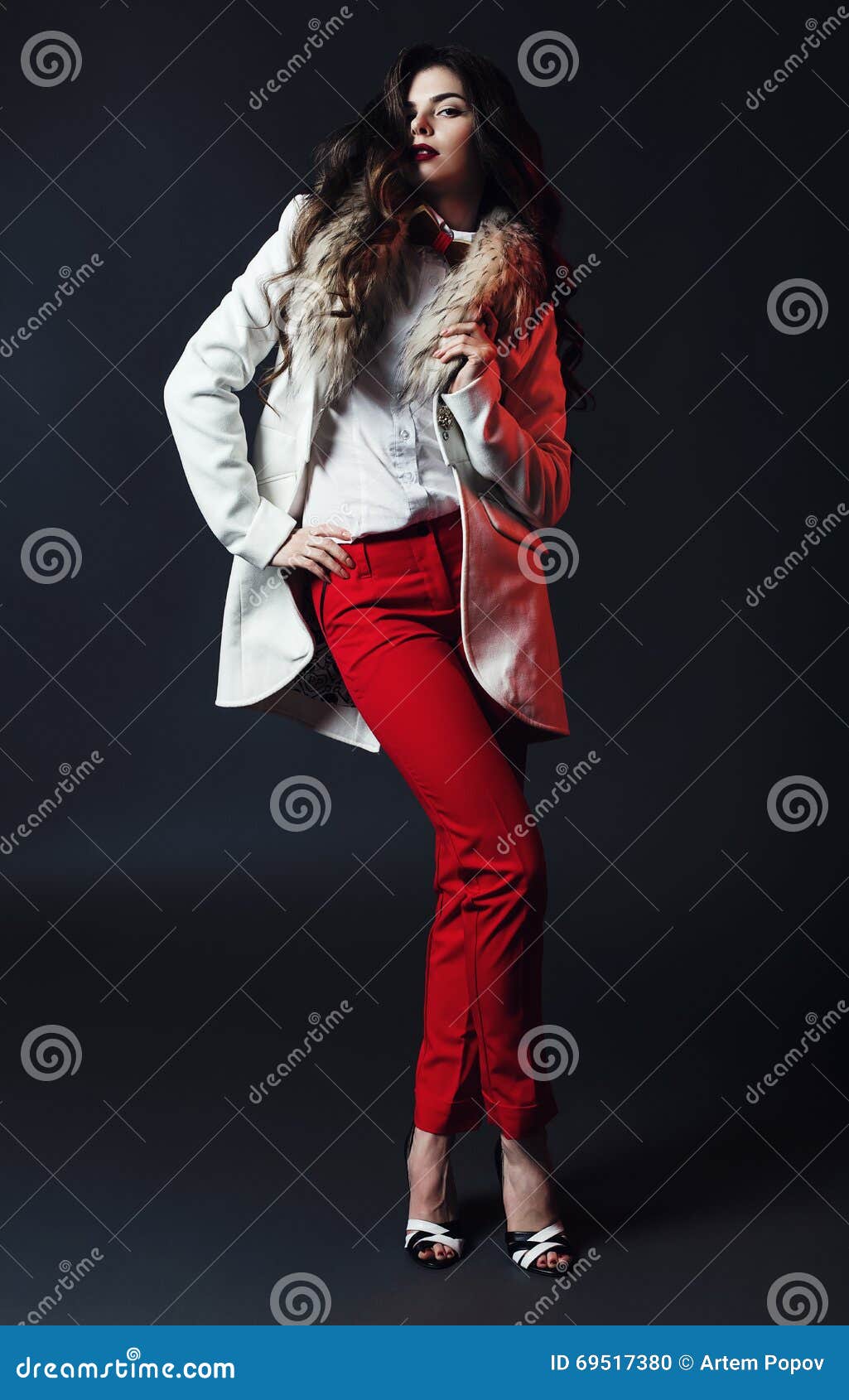 sexy donna dando testa