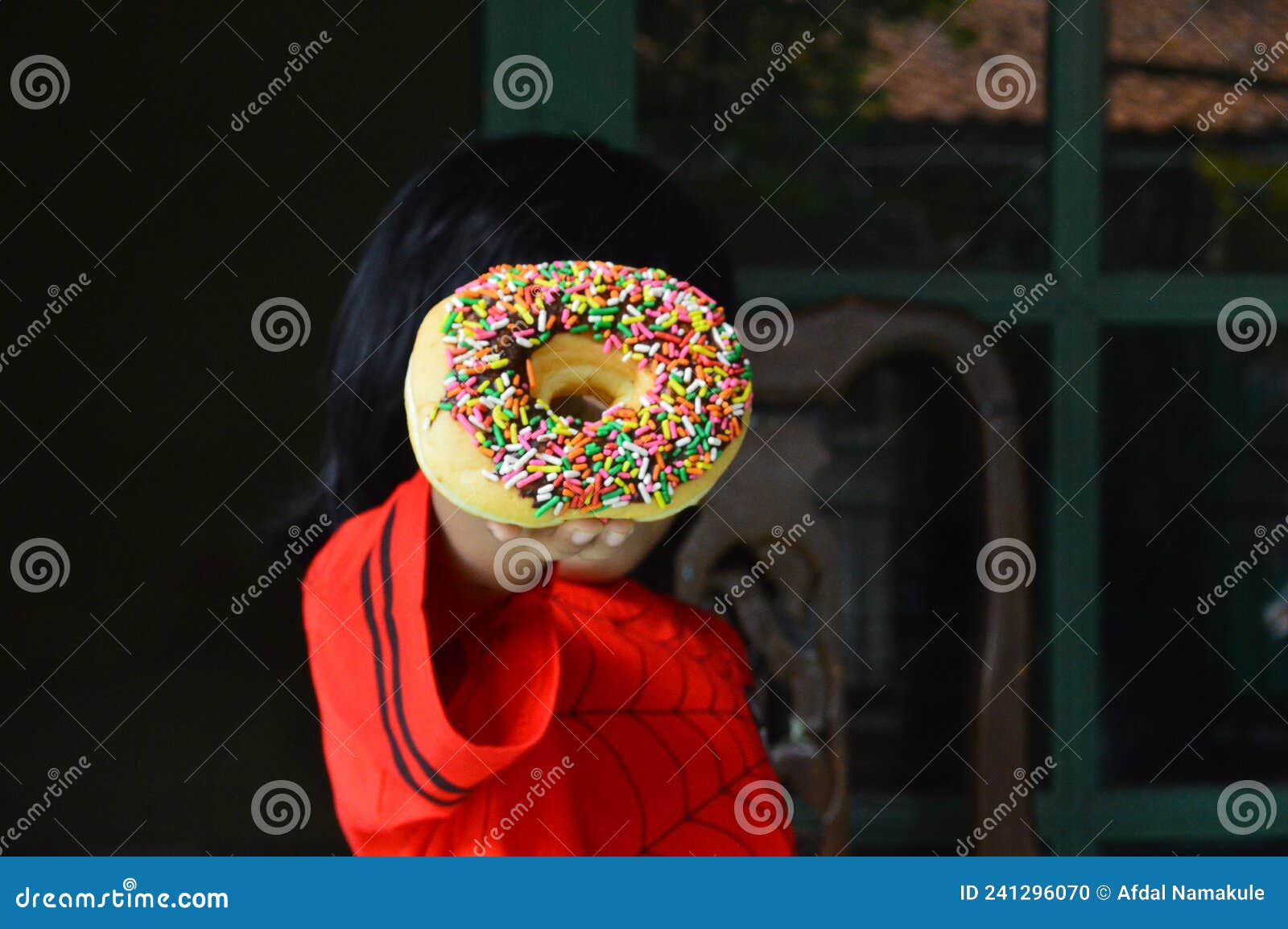 donut cake sprinkled with colorful mese