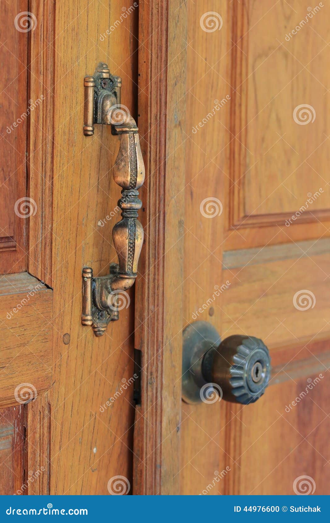 Door Handle on Brown Wood Door Stock Photo - Image of entrance, handle ...