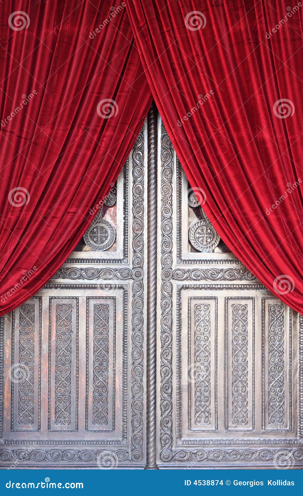 door of the metropolitan cathedral of athens