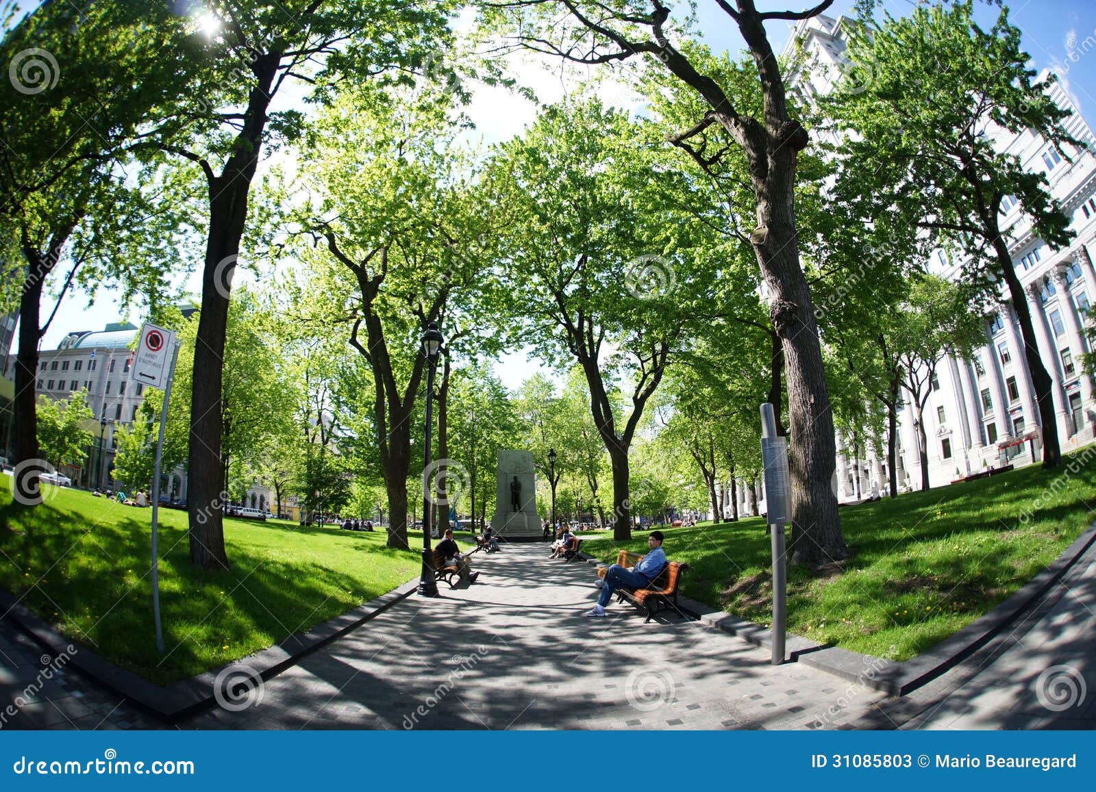 Dorchester Square editorial stock photo. Image of quebec 31085803