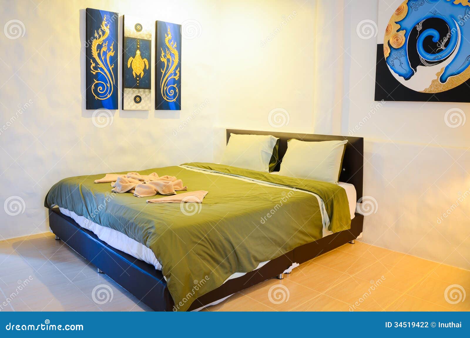 Dormitorio Tailandés Del Estilo Foto de archivo - Imagen de elegancia