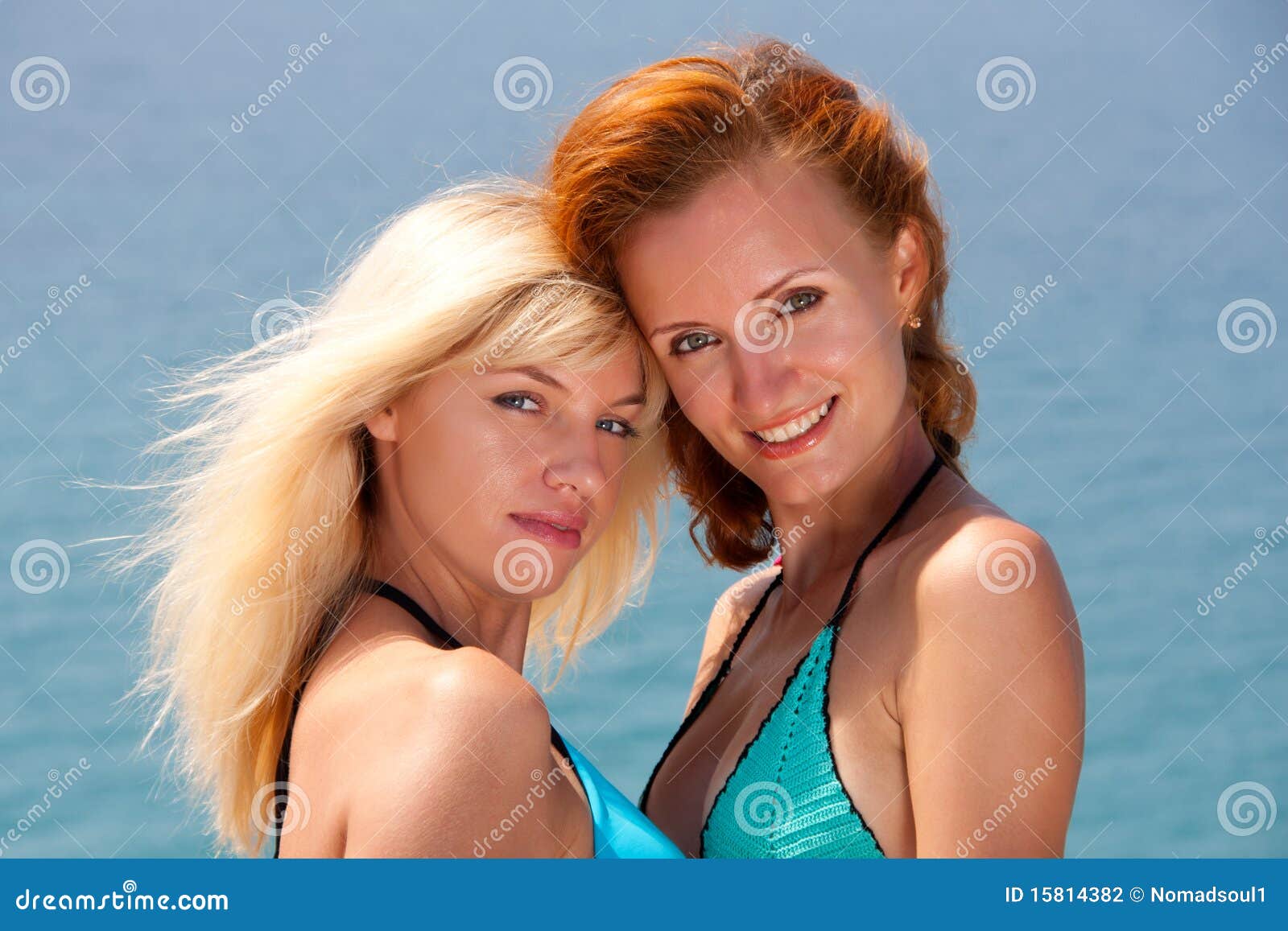 Dos mujeres calientes foto de archivo.