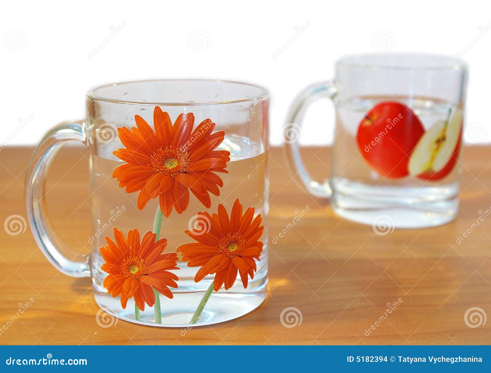Dos Tazas De Agua Foto De Archivo Imagen De Blanco Taza 5182394 dos-tazas-de-agua-foto-de-archivo-imagen-de-blanco-taza-5182394