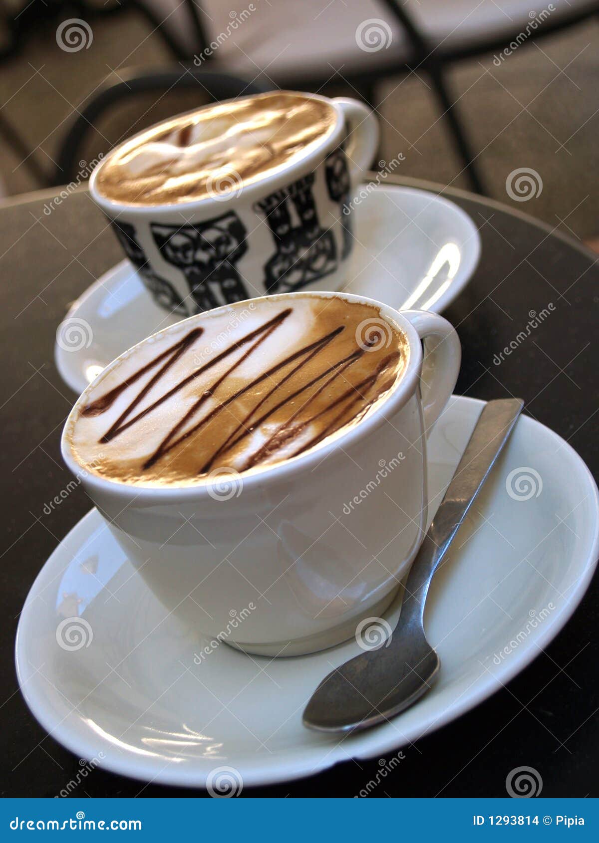 Dos Tazas De Café Del Servicio Foto de archivo - Imagen de taza