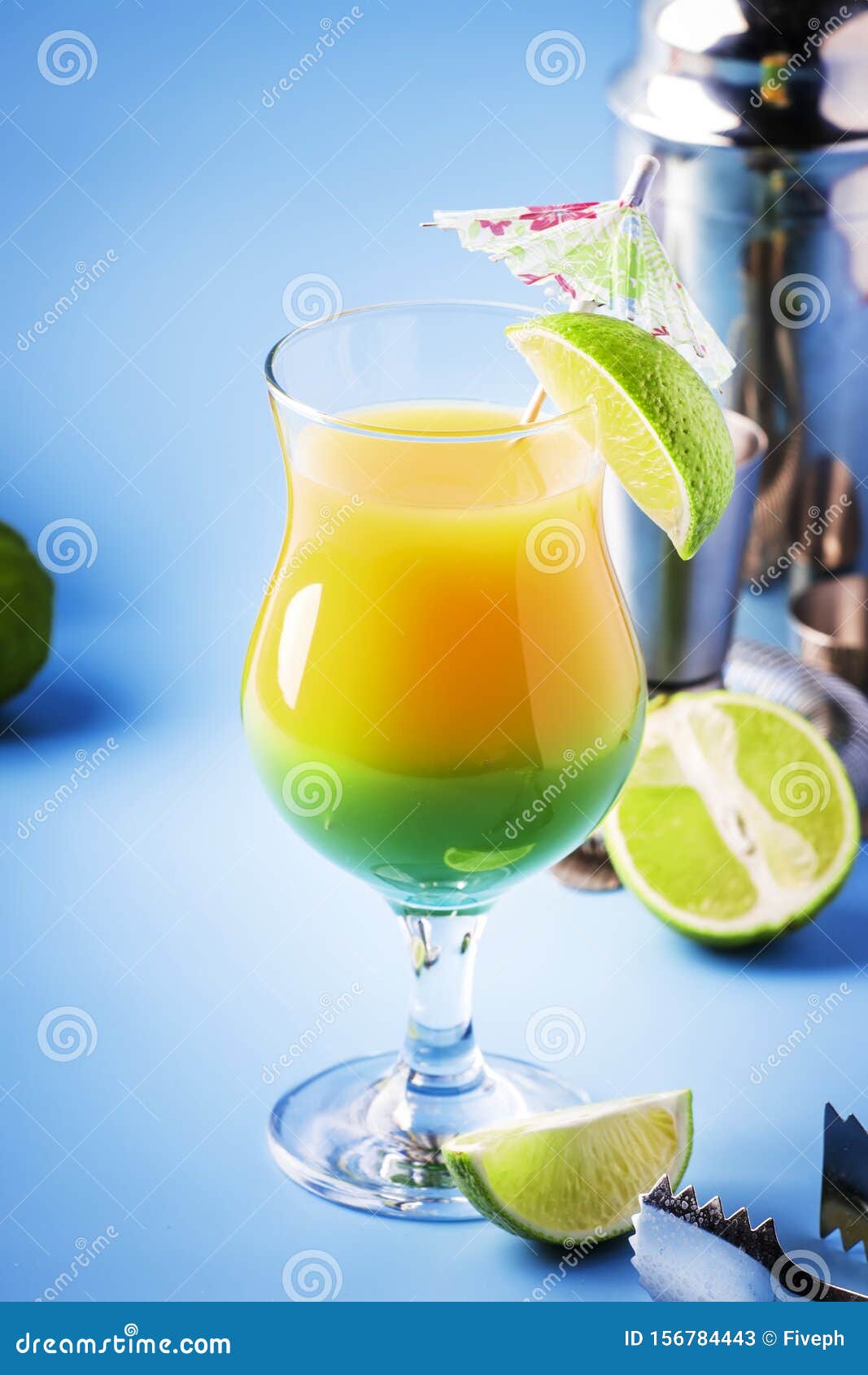 Double Layer Green Yellow Alcoholic Cocktail with Mango Juice, Rum ...