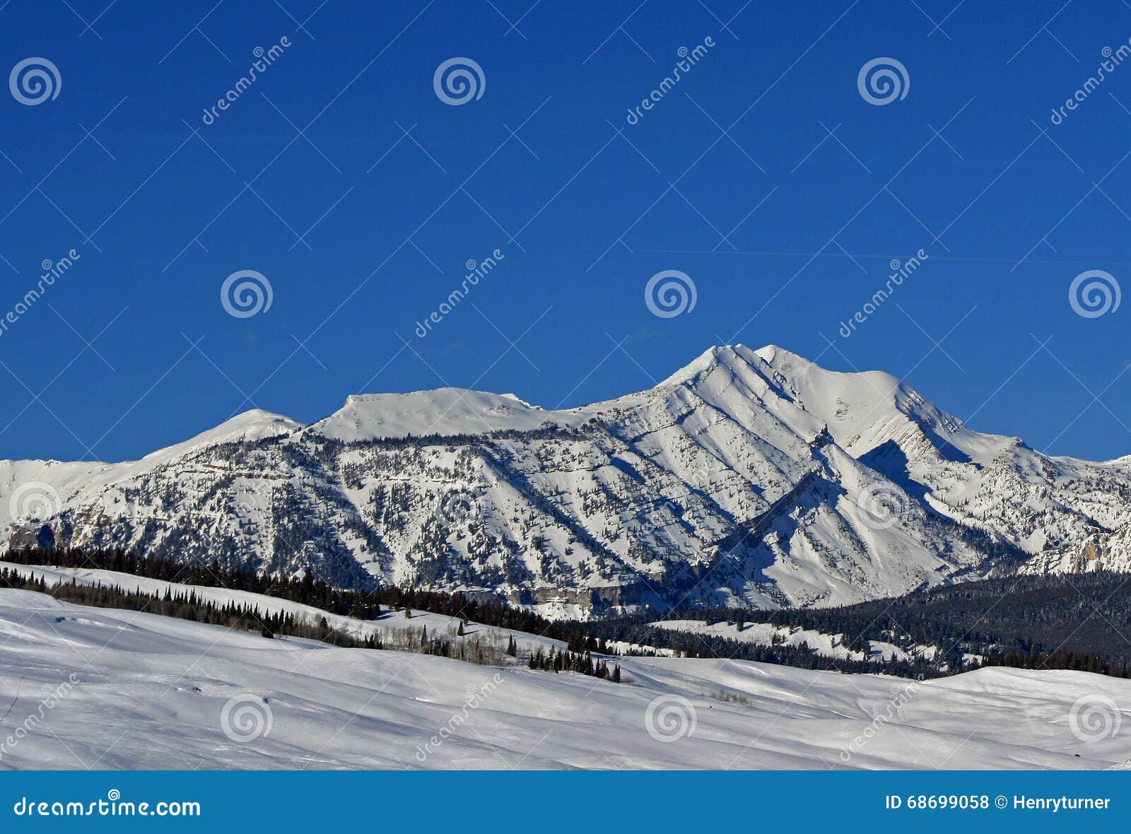 Doubletop Mountain Peak in the Gros Ventre Range in the Central Rocky  Mountains in Wyoming Stock Photo - Image of cloud, divide: 68699058