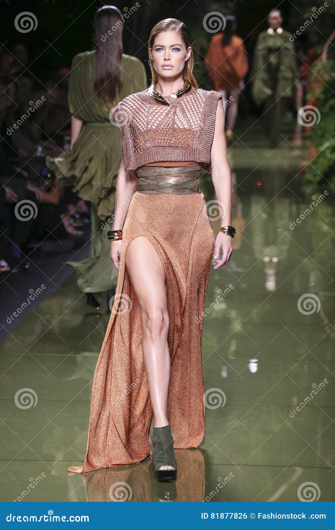 Doutzen Kroes Walks the Runway during the Balmain Show As Part of the ...