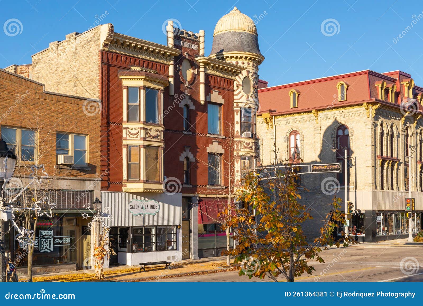 Downtown Janesville editorial photo. Image of fashioned 261364381