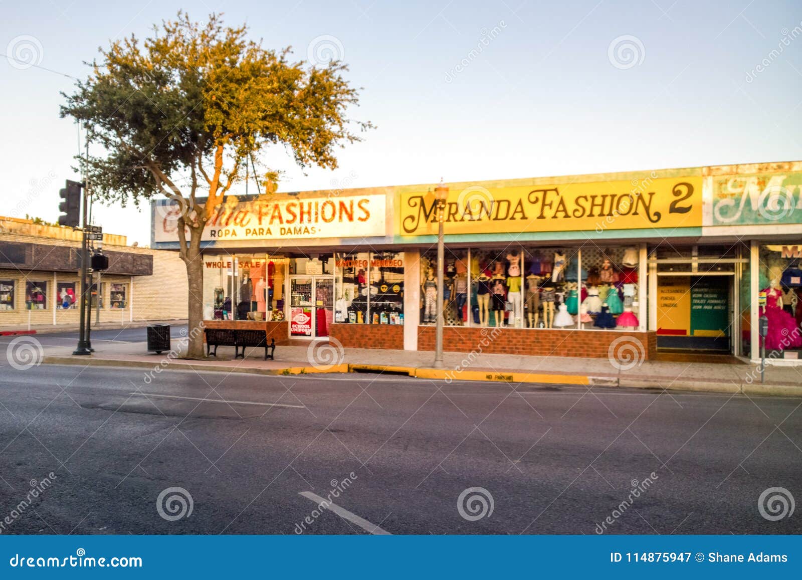 Downtown McAllen, Texas editorial photography. Image of sidewalk - 114875947