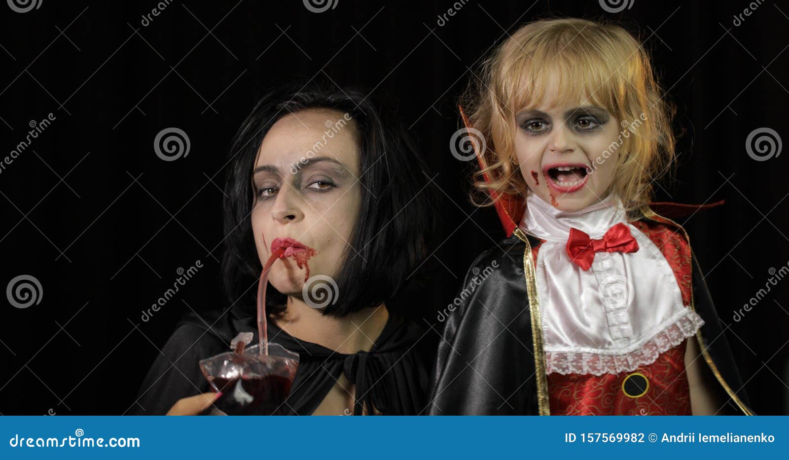 Como fazer maquiagem de vampiro Drácula  Maquiagem de vampiro, Maquiagem  vampiro, Maquiagem halloween