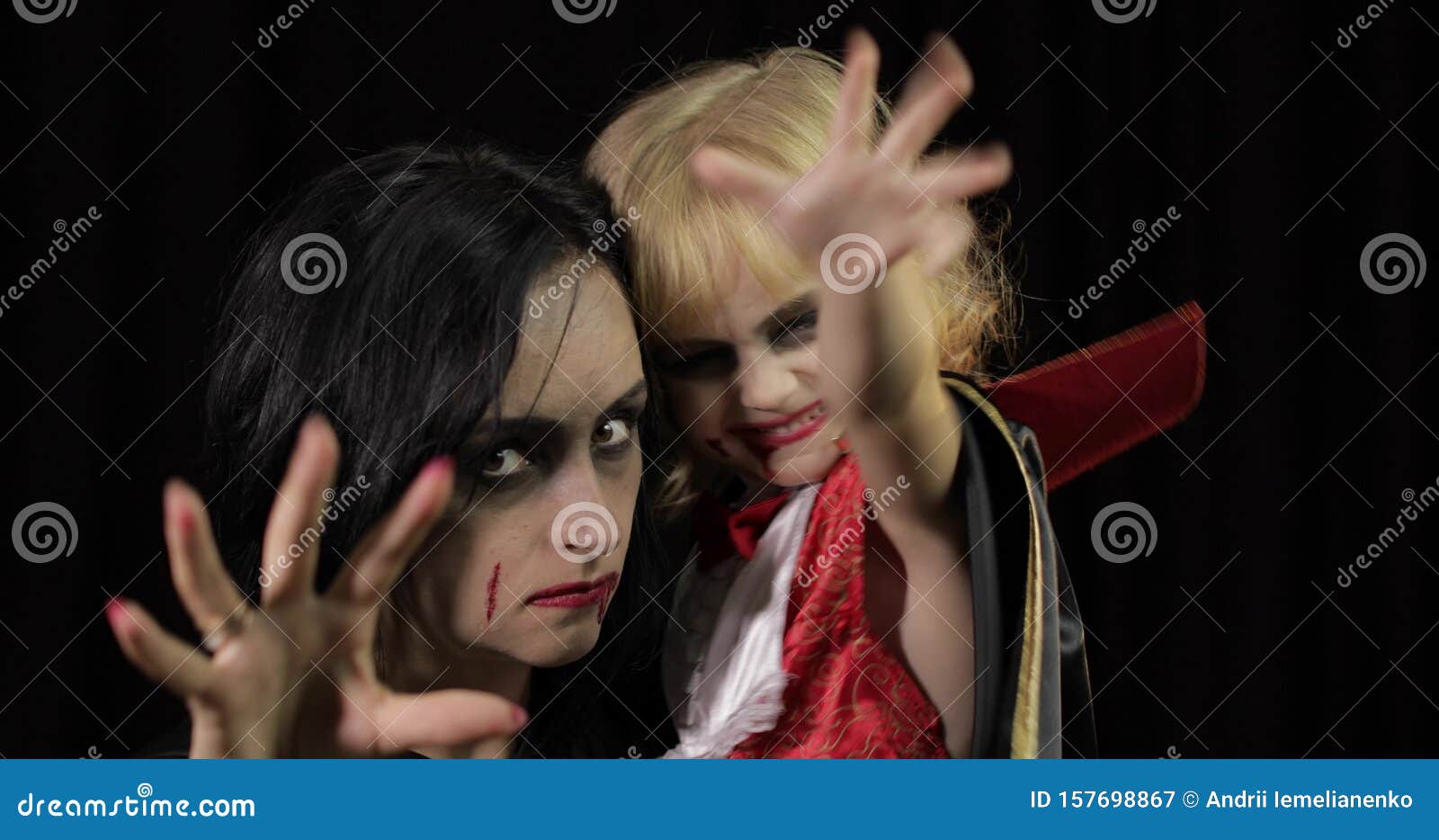 Drácula Da Mulher E Da Criança Maquiagem Do Vampiro De Halloween
