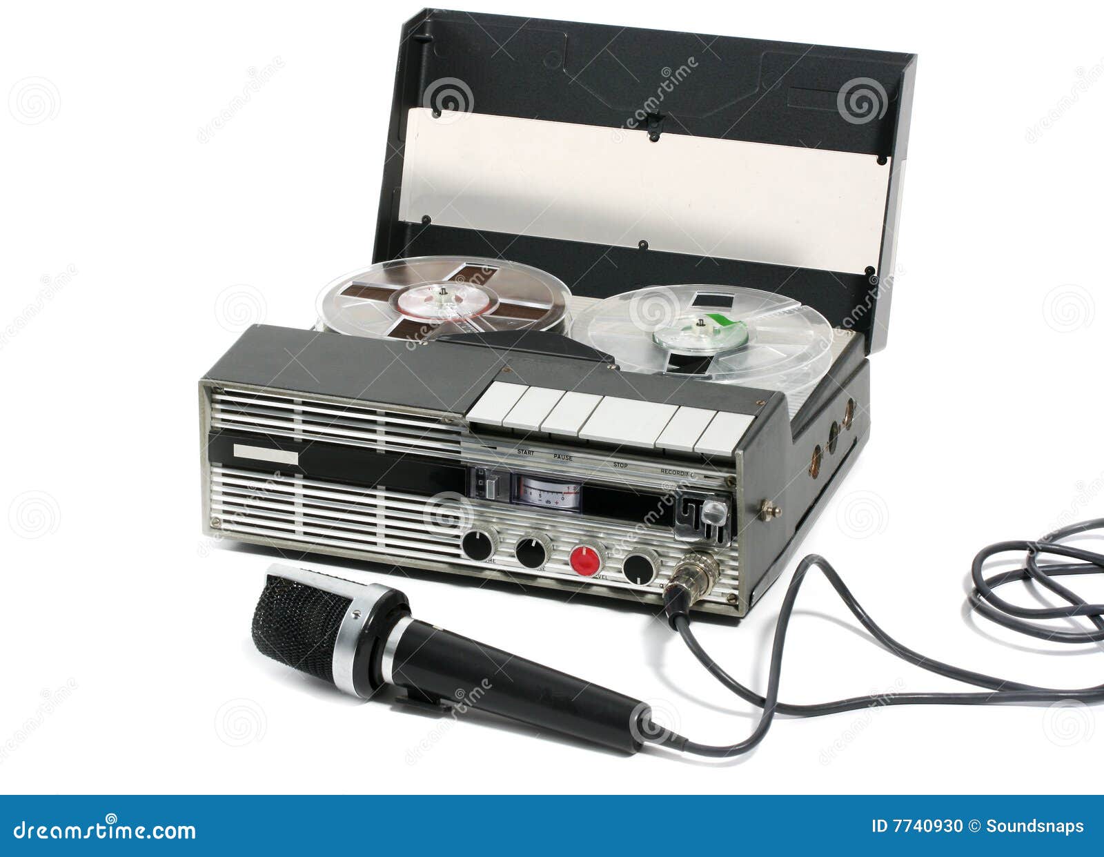 Draagbare Bandrecorder En Microfoon Stock Foto Image of niveau, sluit