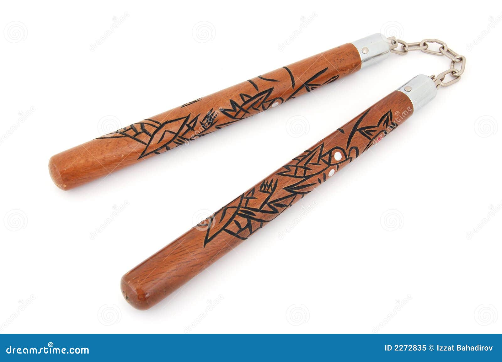 Draak Nunchaku. Geïsoleerdi schot van nunchaku met âdragonâgravure.