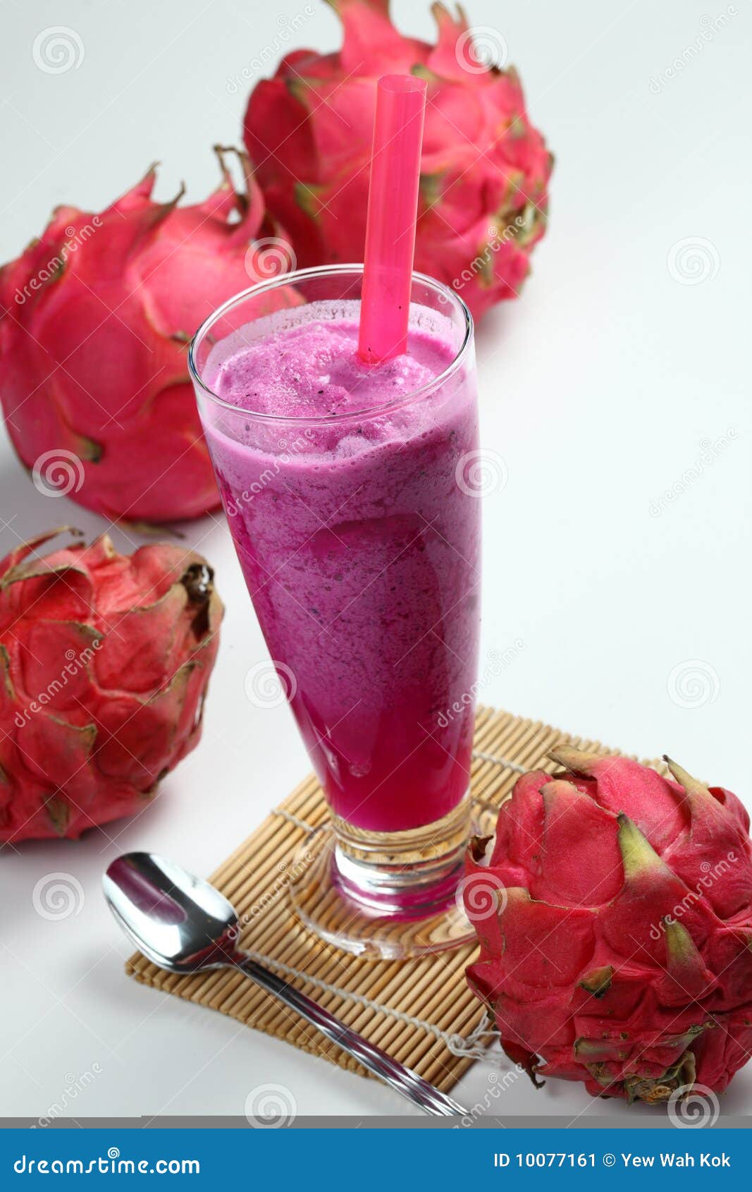 Dragon fruit juice stock image. Image of cool, glass 10077161