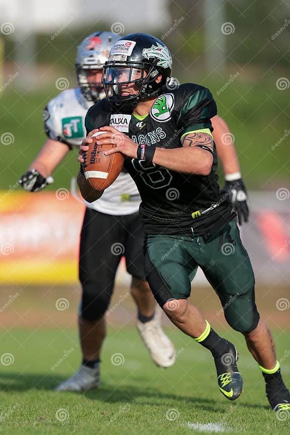 Dragons vs. Raiders editorial image. Image of effort 35085280