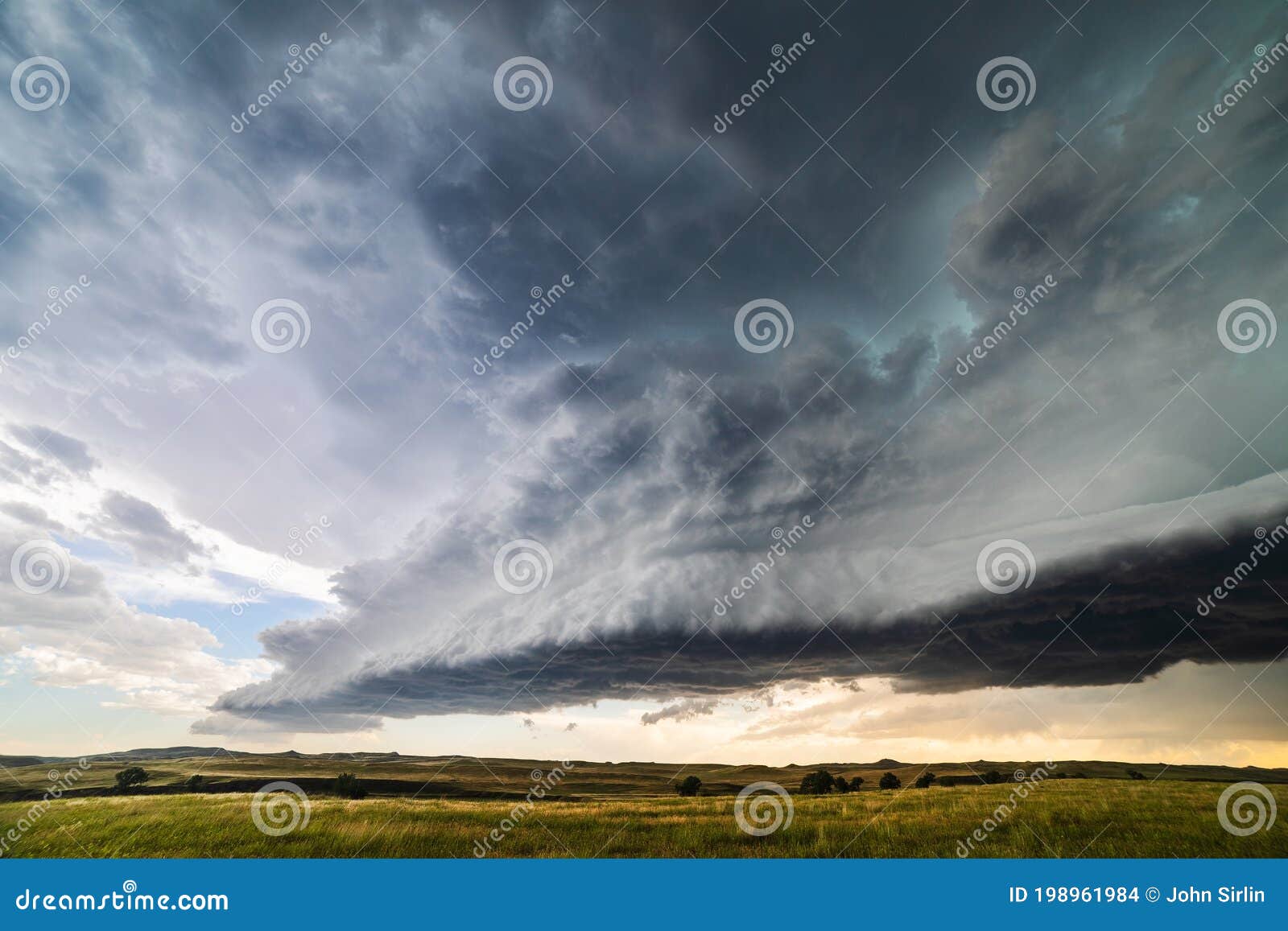 derecho storm clouds and severe weather
