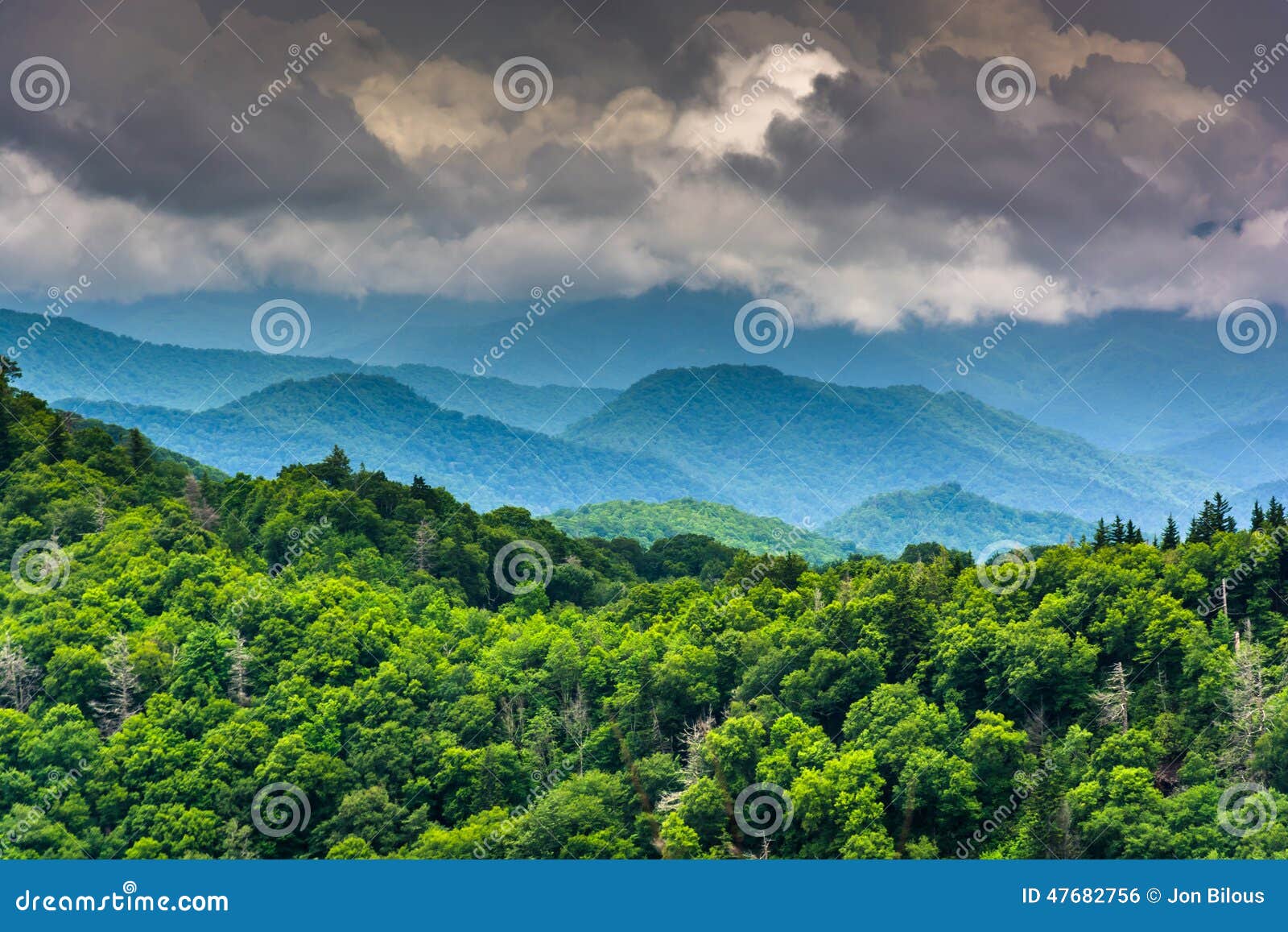 dramatic view of the appalachian mountains from newfound gap road, at great smoky mountains national park, tennessee.