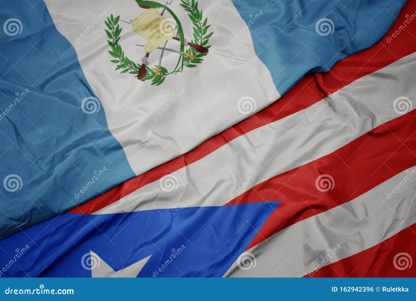 Drapeau Coloré De Puerto Rico Et Drapeau National Du Guatemala