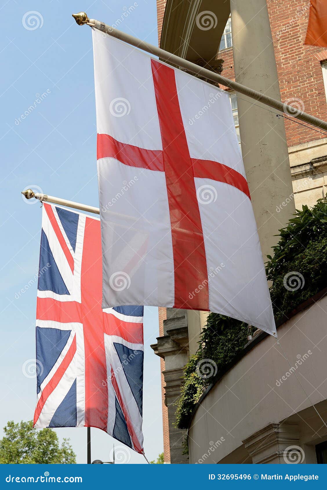 Drapeaux De L Angleterre Et Du Royaume Uni Photo Stock Image Du Hotel Grand