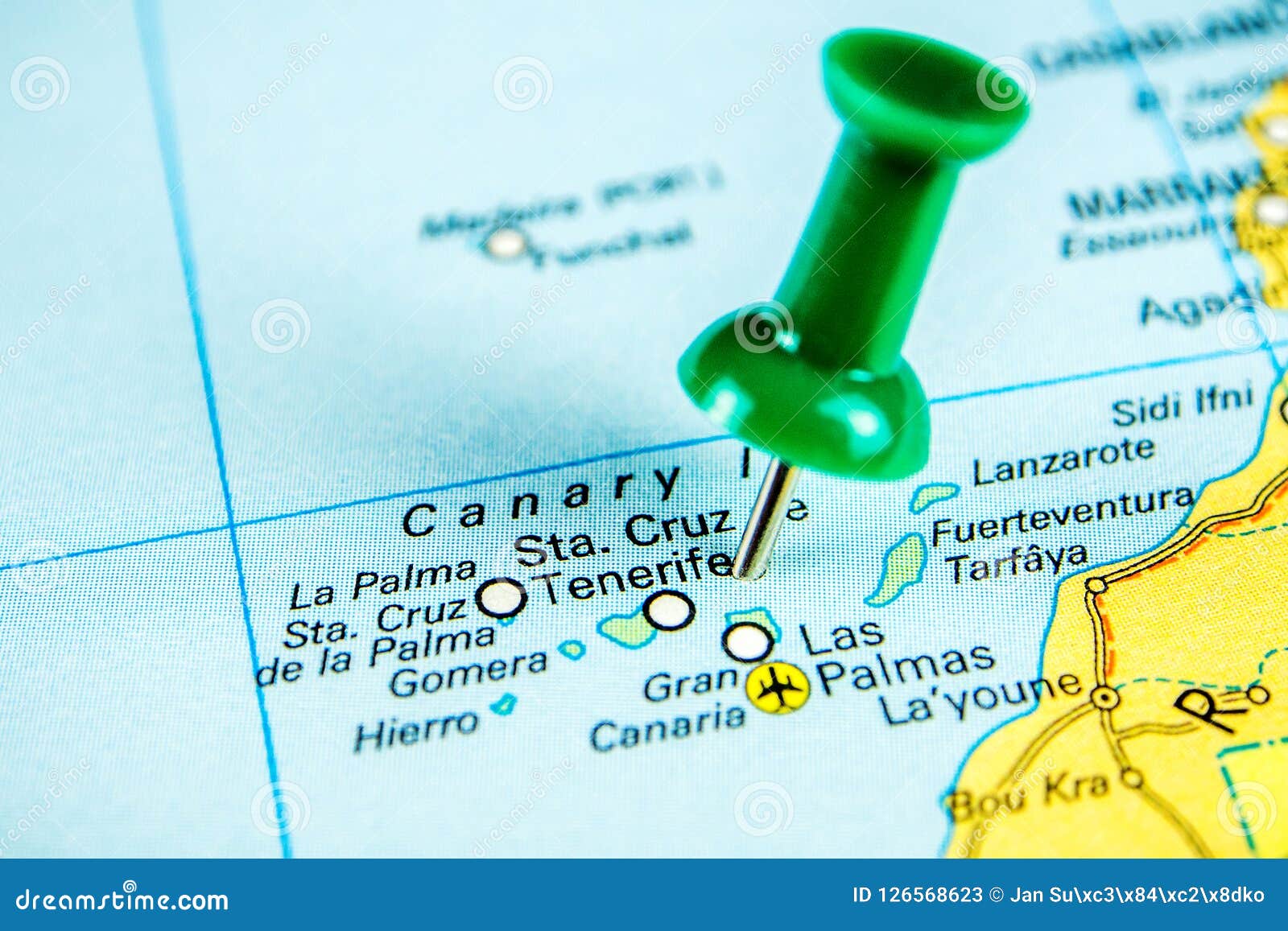 draw-pin stick into real map, travelling to canary islands