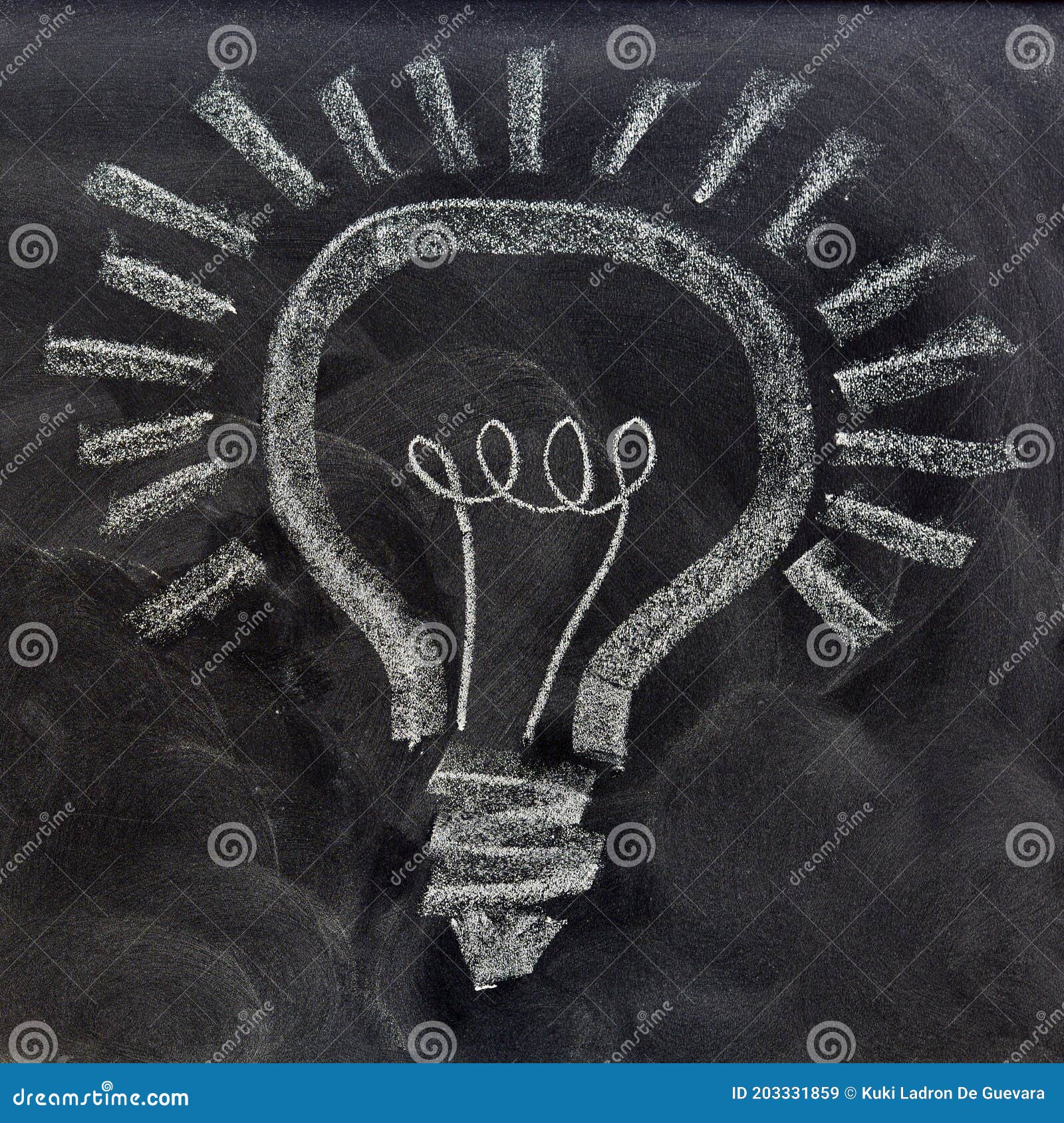 a light bulb drawn on the blackboard