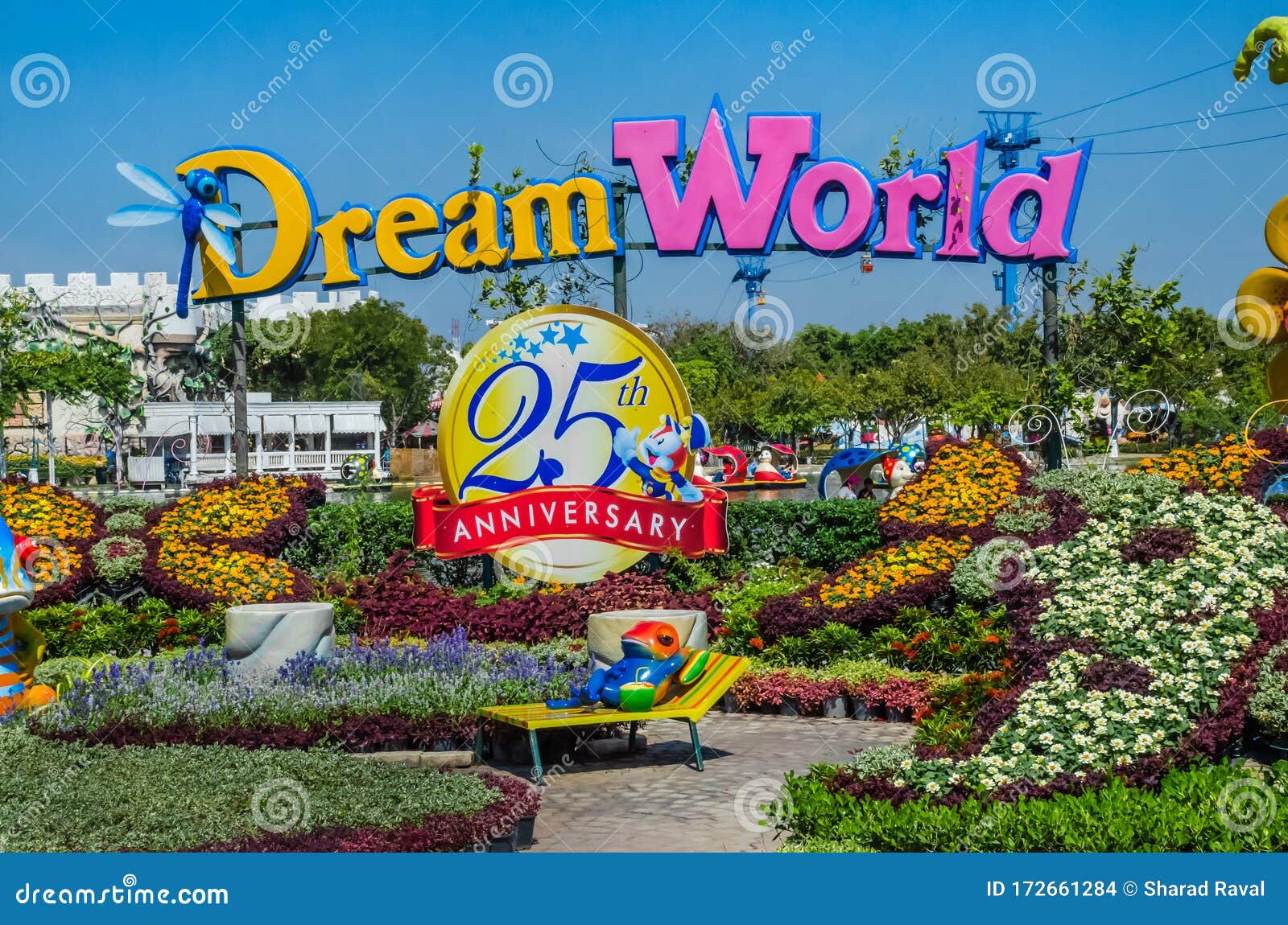 PATHUMTHANI, THAILAND – DEC. 21, 2018: Dream World amusement park near  Bangkok is one of Thailand's famous theme parks. Visitors come to enjoy for  fun Stock Photo - Alamy