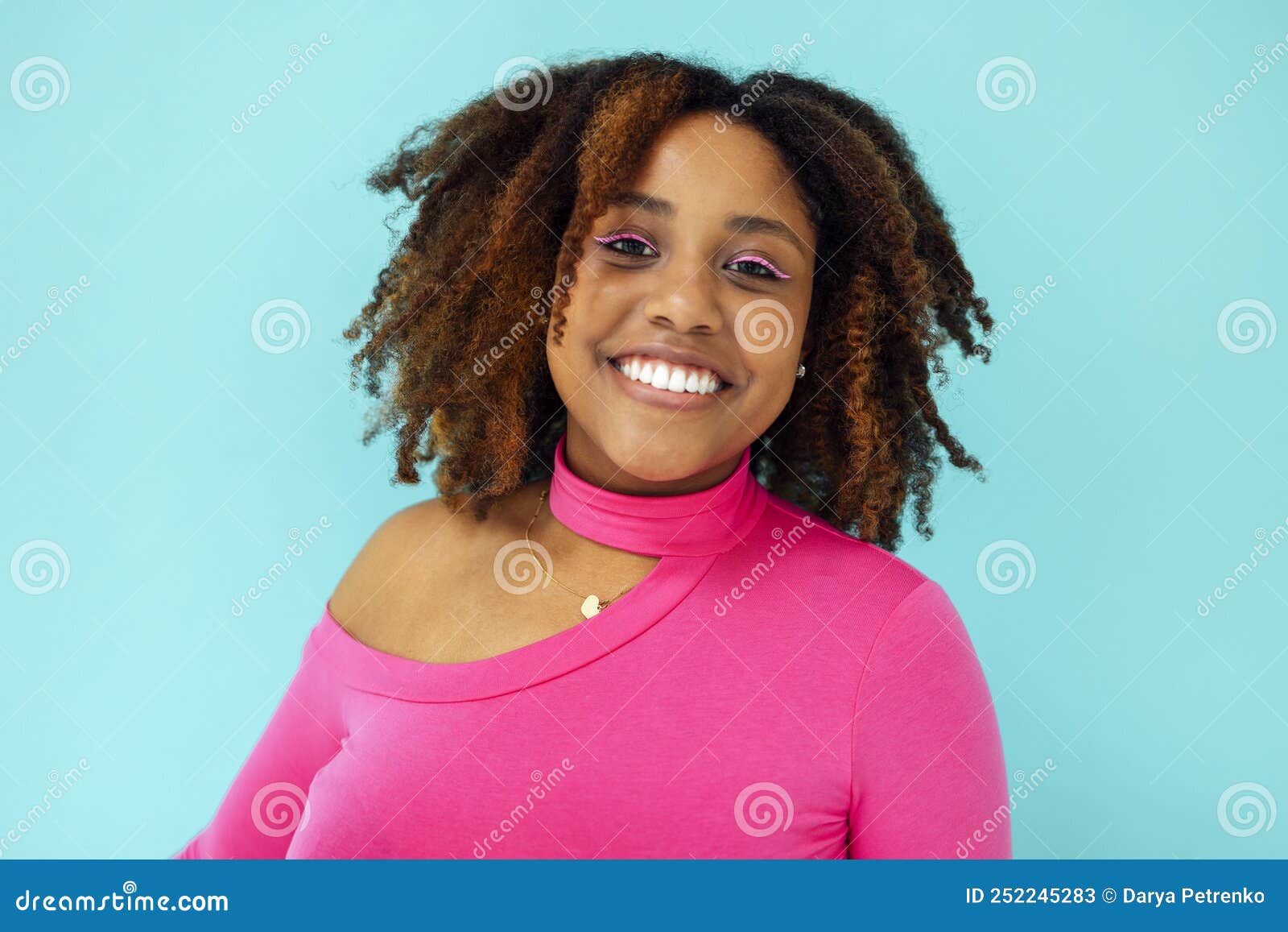 Dreamy Young Beautiful African American Woman With Bright Eyelines 