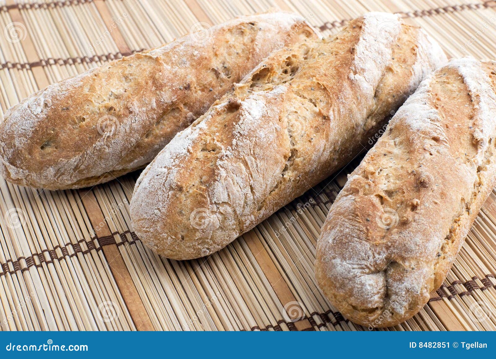 Drei Stangenbrote Des Frischen Brotes Stockbild - Bild von nahrung ...