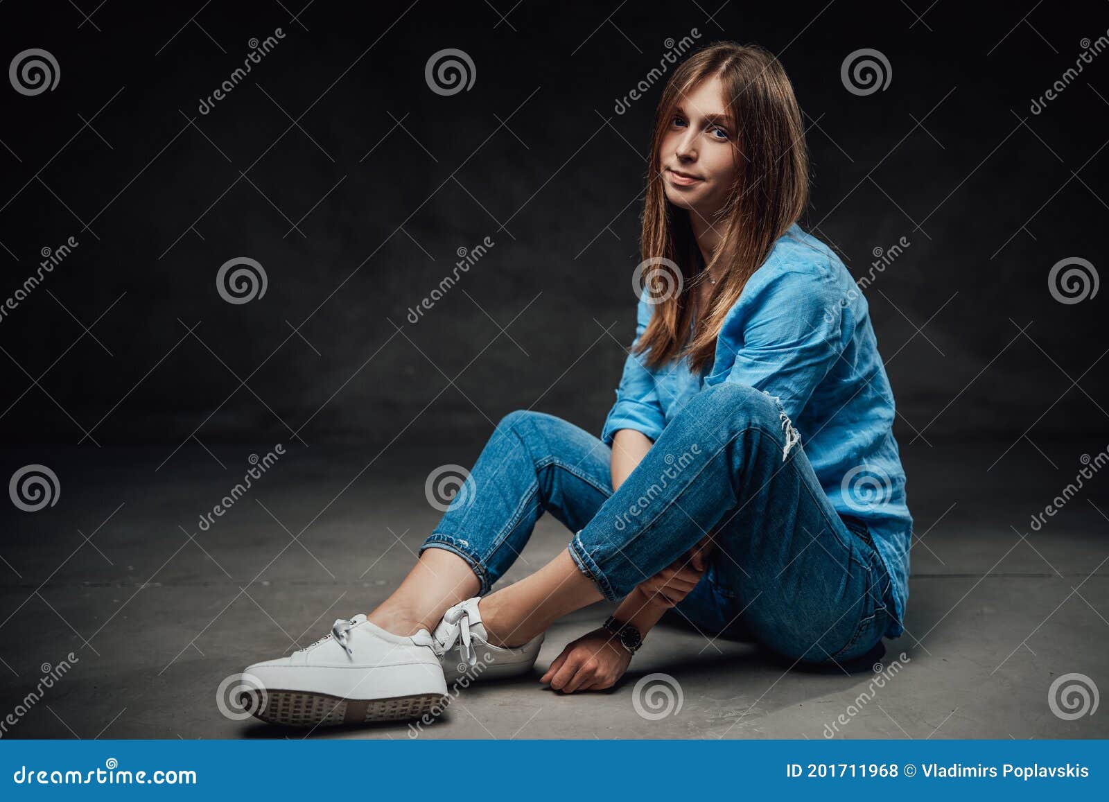 Beautiful Girl Fashion Pose Jeans Purple Shirt Stock Photo by ©Fotosmurf  222621836