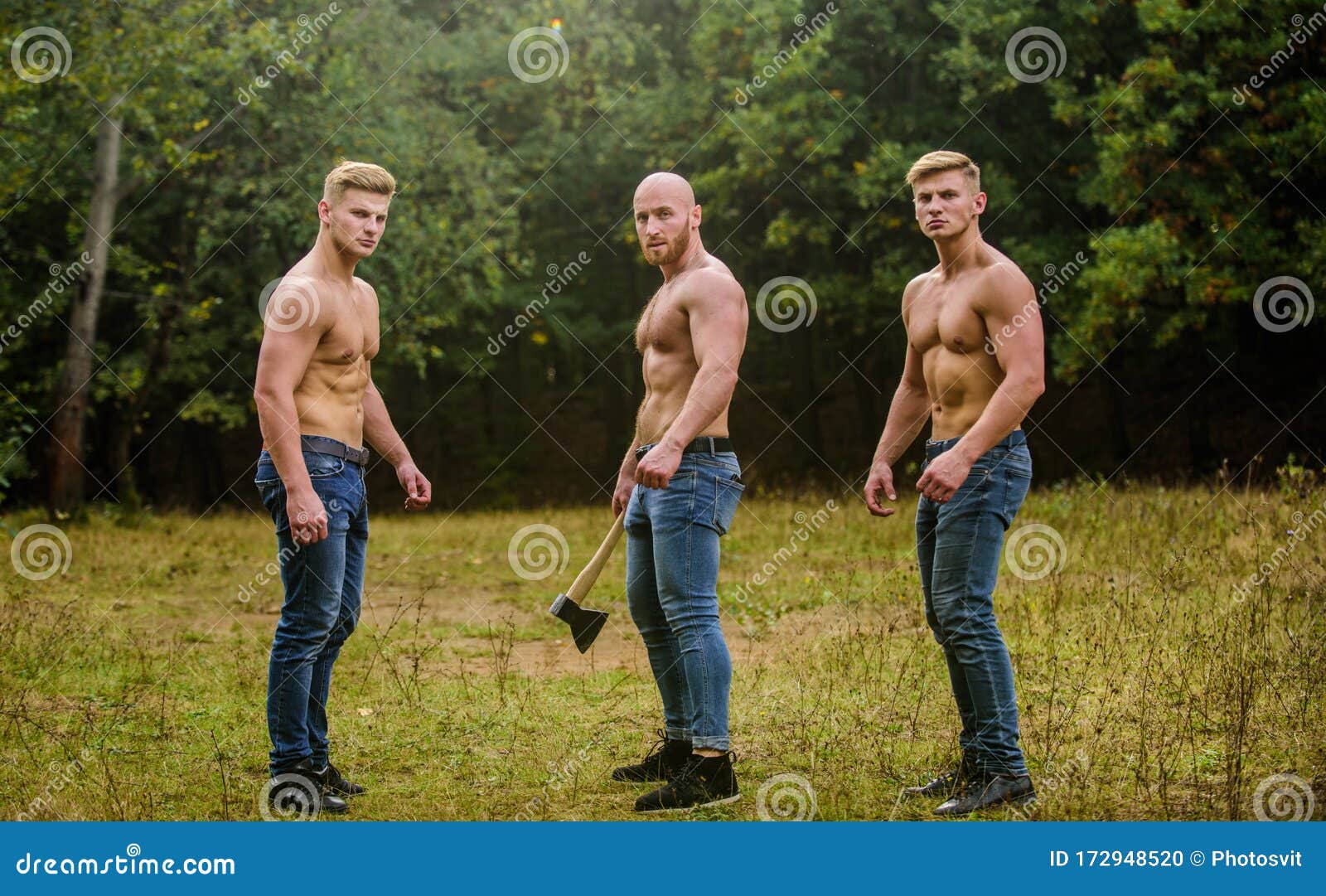 Drie Sexy Jongens. Brutale Jongens Stellen Zich Bloot Aan Naakte Torso. Knappe Jongens Met Sexy Lichaam. Sport En Vrije Tijd. Meso Stock Foto - Image Of Brutaal, Mannetje: 172948520