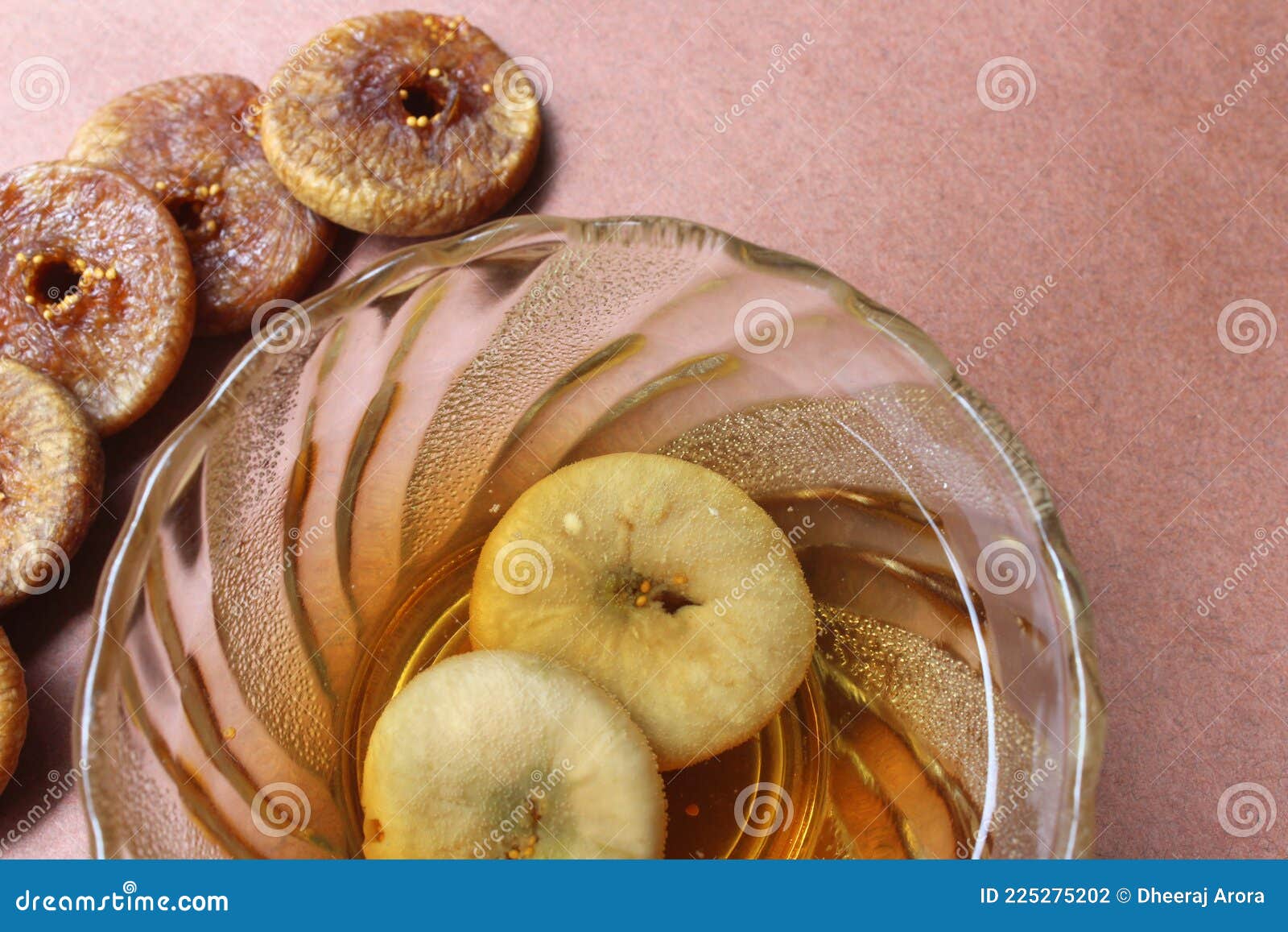 Dried Figs and Figs Soaked in Water Overnight Stock Photo - Image of  overnight, bowl: 225275202
