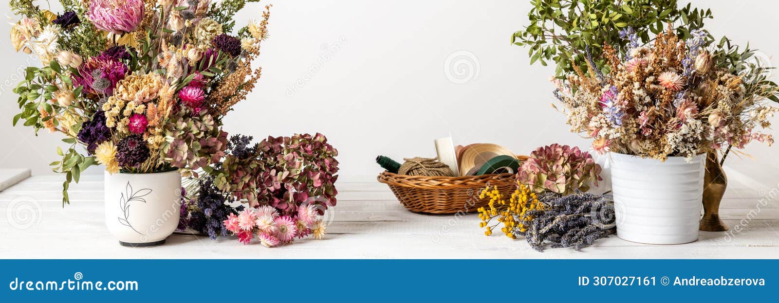 dried flowers banner. arranging dried flowers into a beautiful bouquet. sustainable floristry.