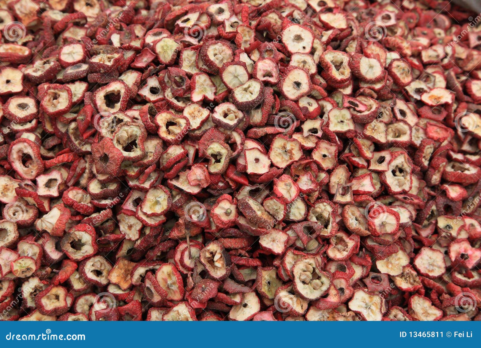 Dried hawkthorn slices are saling in a chinese marketã€‚