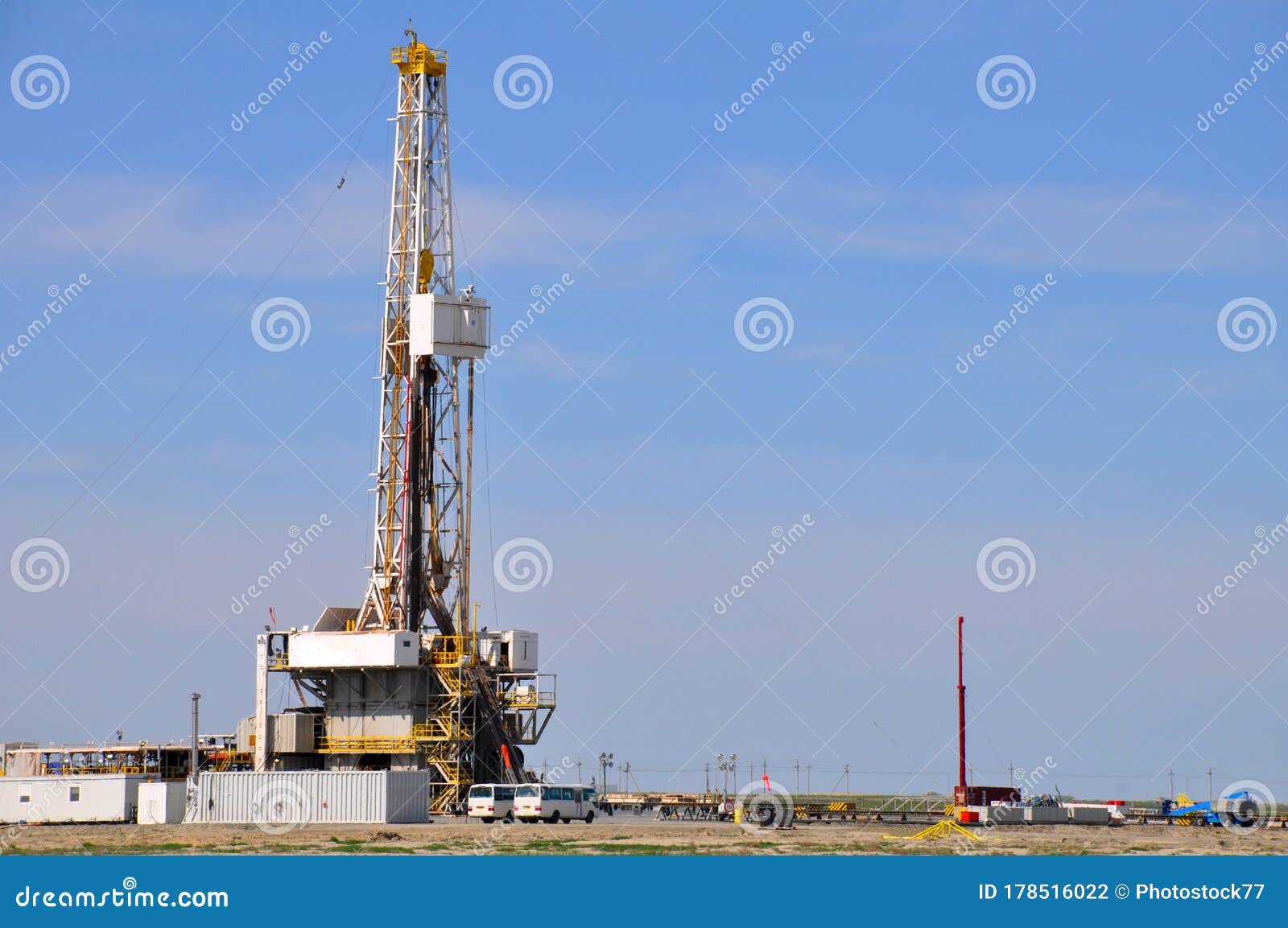 The onshore drilling rig stock photo. Image of oilfield 178516022