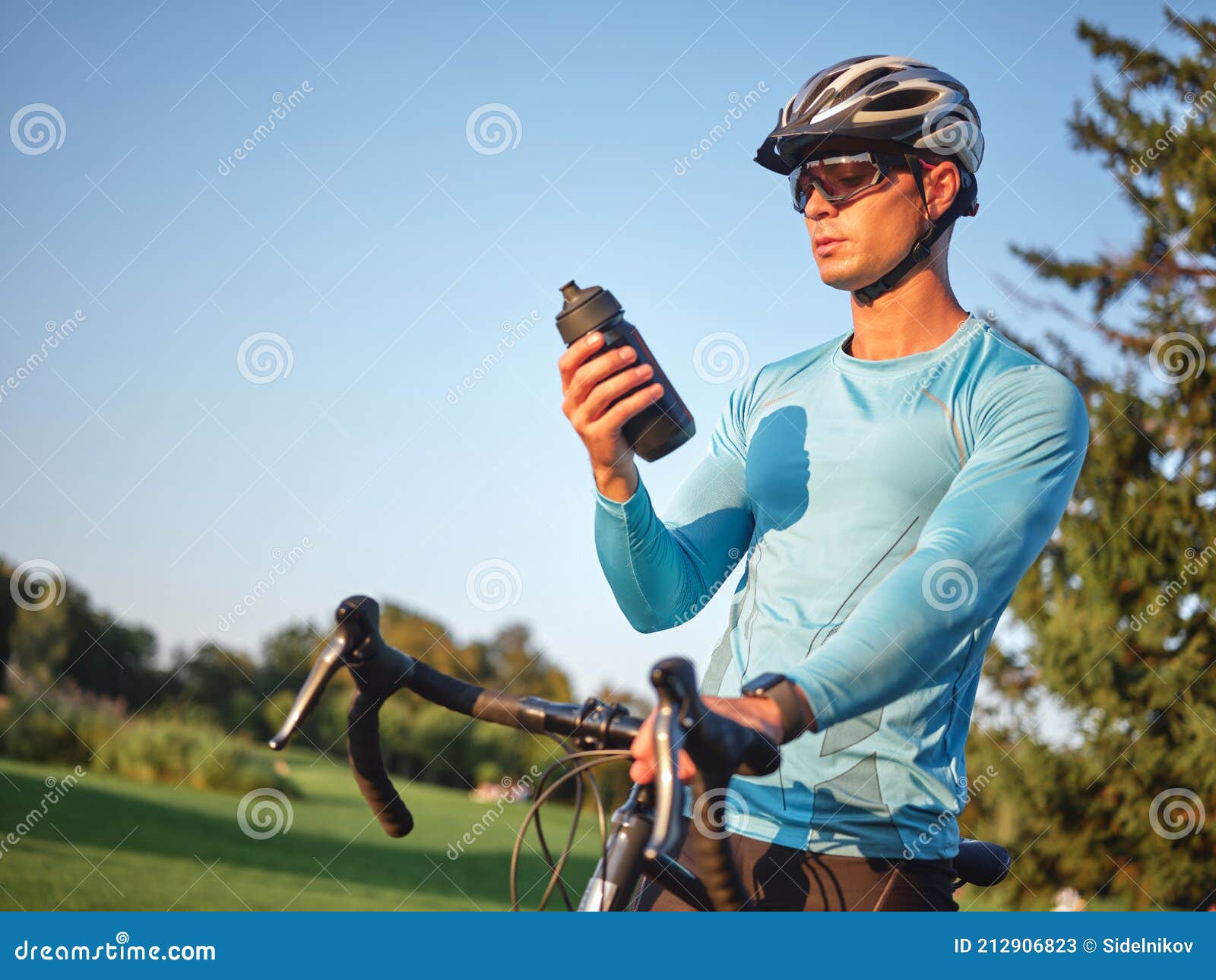 Standing pedalling hi-res stock photography and images - Alamy