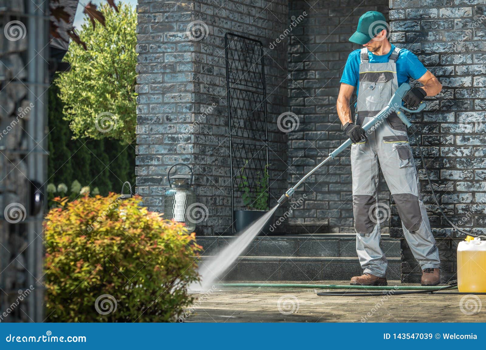 driveway pressure washing