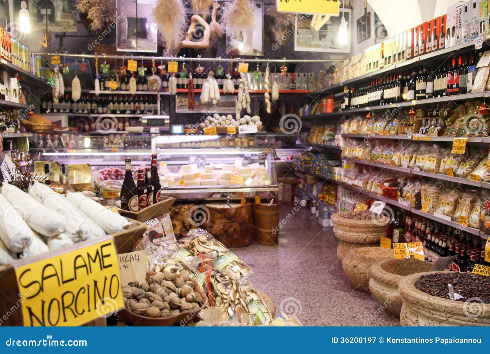 Drogheria italiana fotografia editoriale. Immagine di salse 36200197