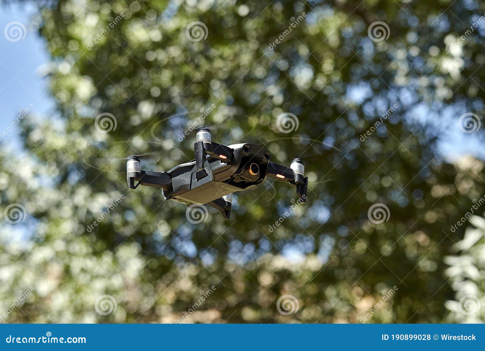 dron,vehÃÂ­culo aÃÂ©reo no tripulado