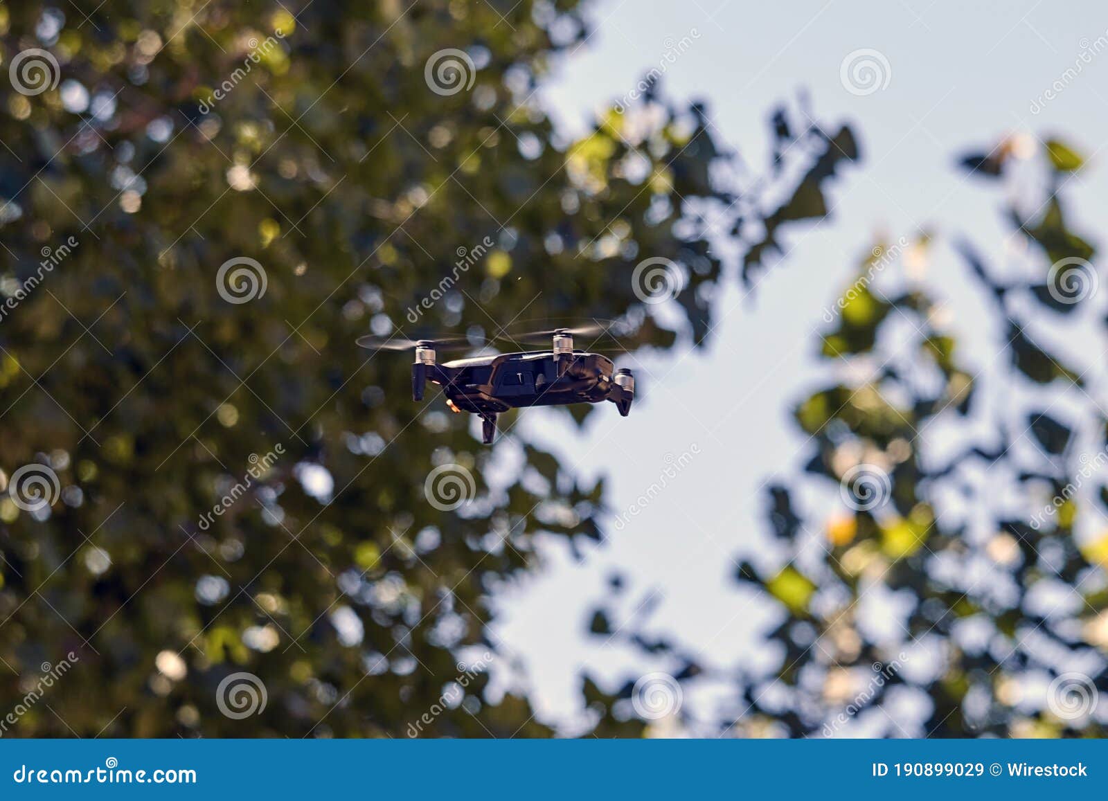 dron,vehÃÂ­culo aÃÂ©reo no tripulado