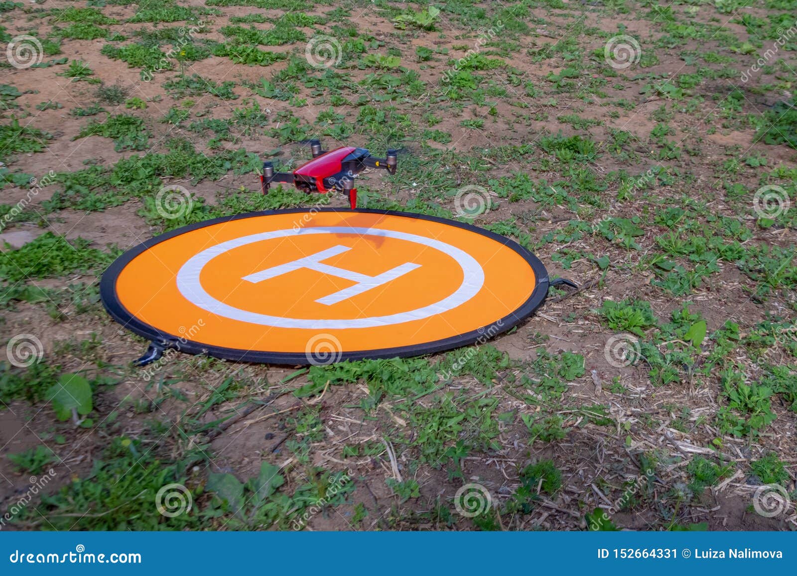 sandwich Soaked tvilling Drone on the Heliport. Drone Flying at the Heliport Stock Image - Image of  isolated, control: 152664331