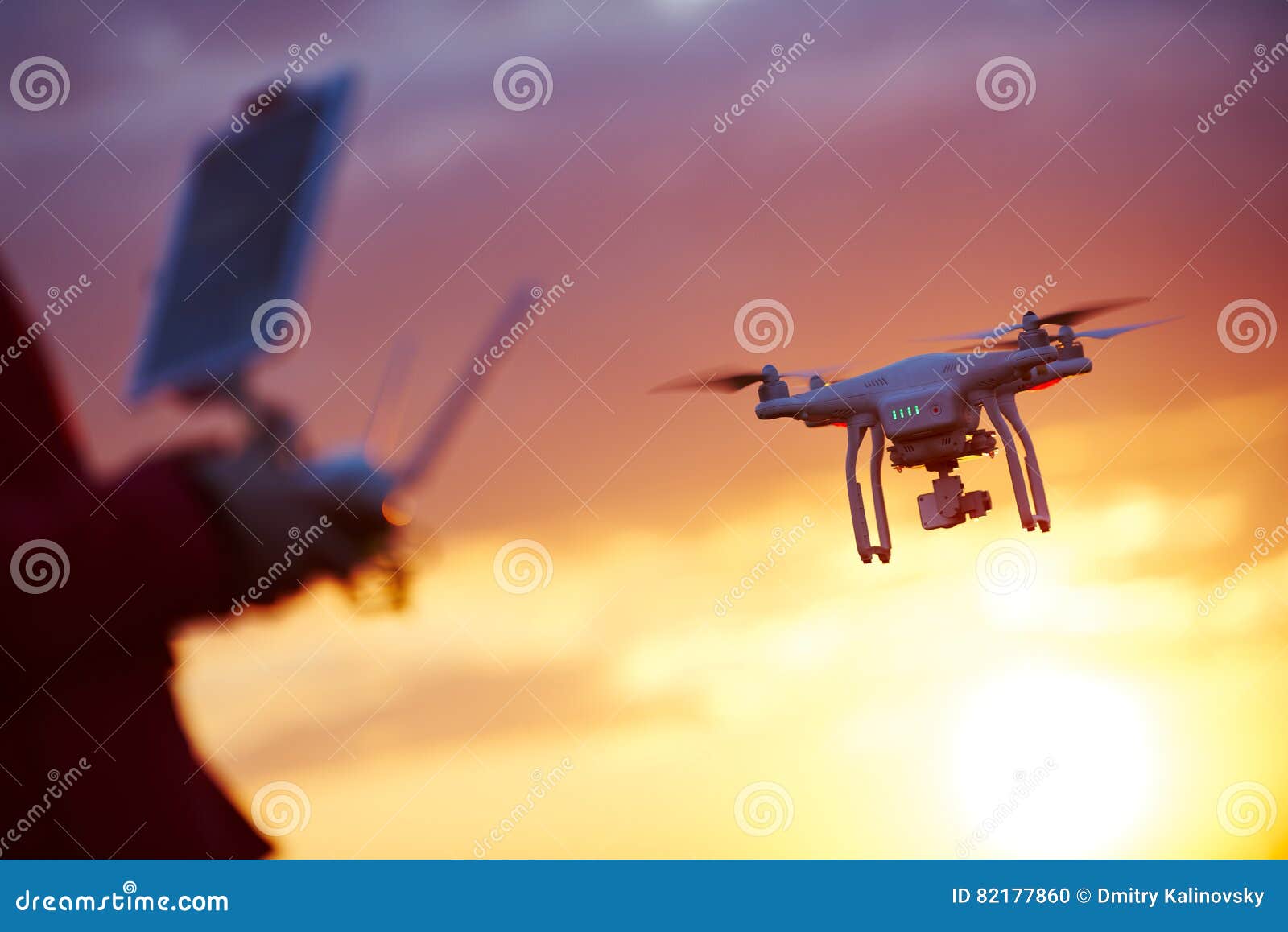 drone pilotage at sunset