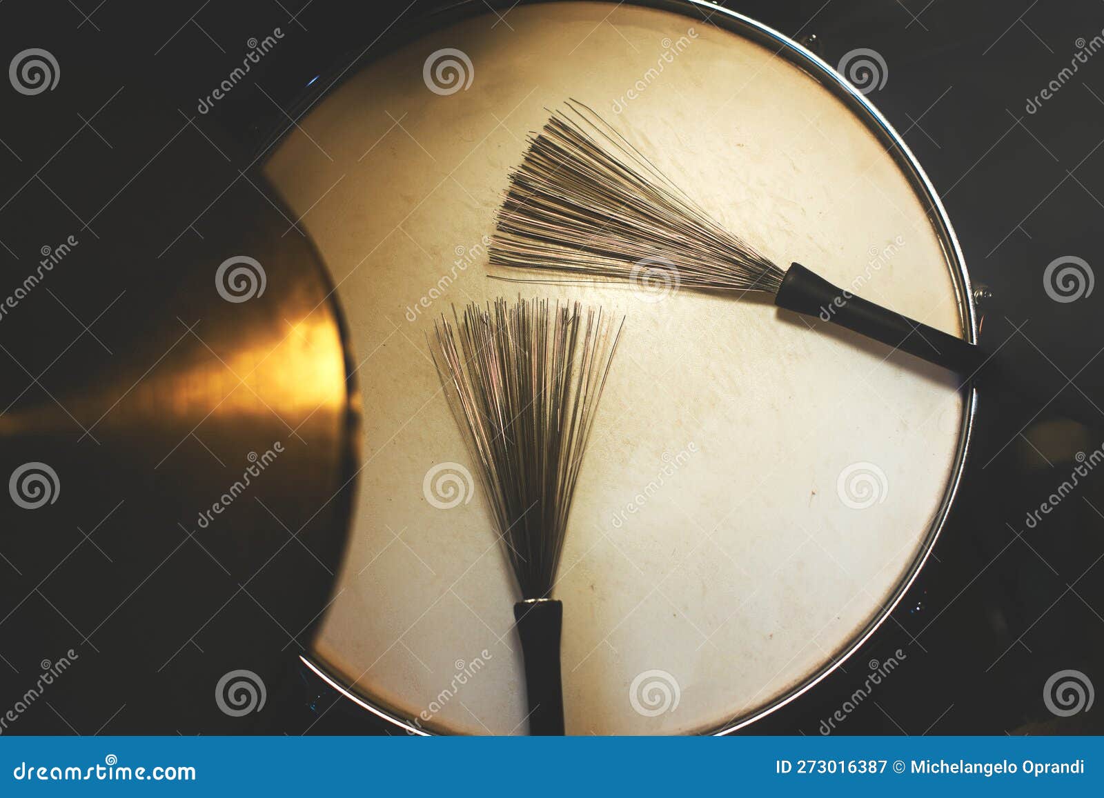 Drum brushes on snare drum stock image. Image of sound 273016387