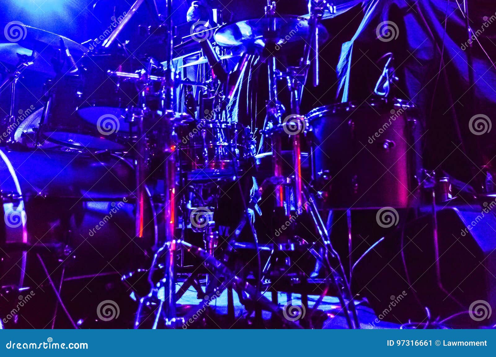 Drum set on stage editorial photo. Image of drums, technology 97316661