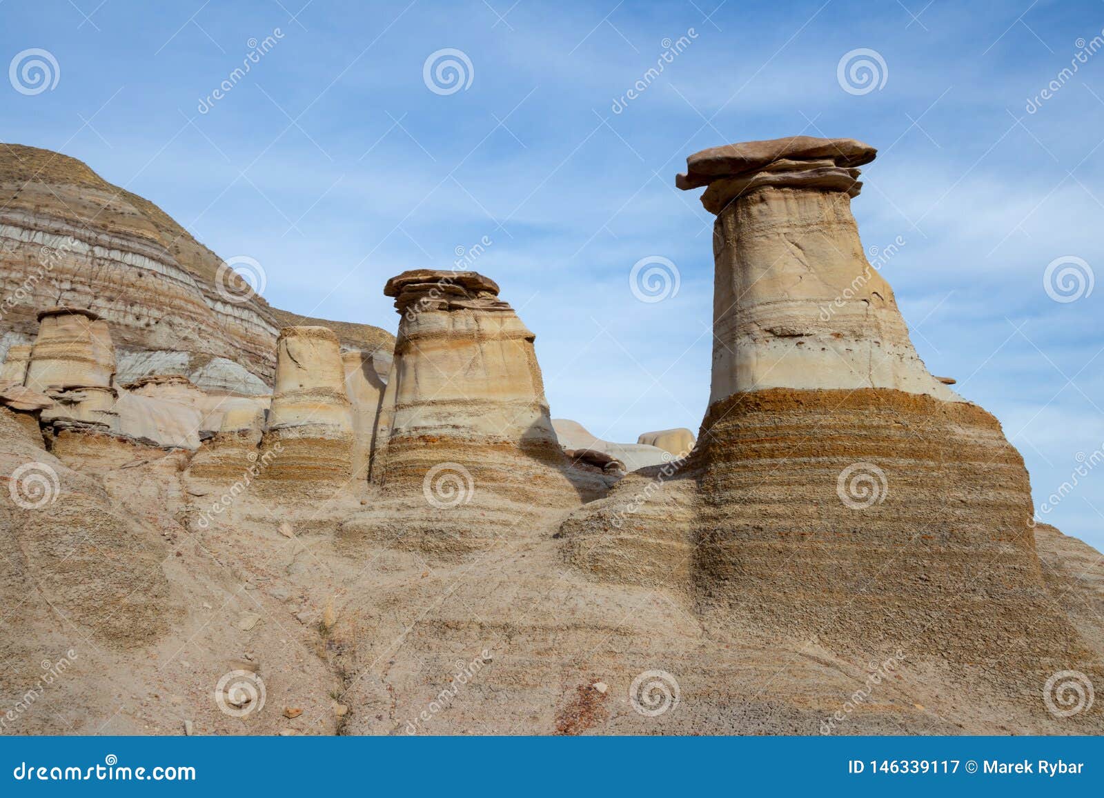drumheller hoodoos is a 0.5 kilometer heavily trafficked loop trail located near drumheller, alberta, canada that features a cave