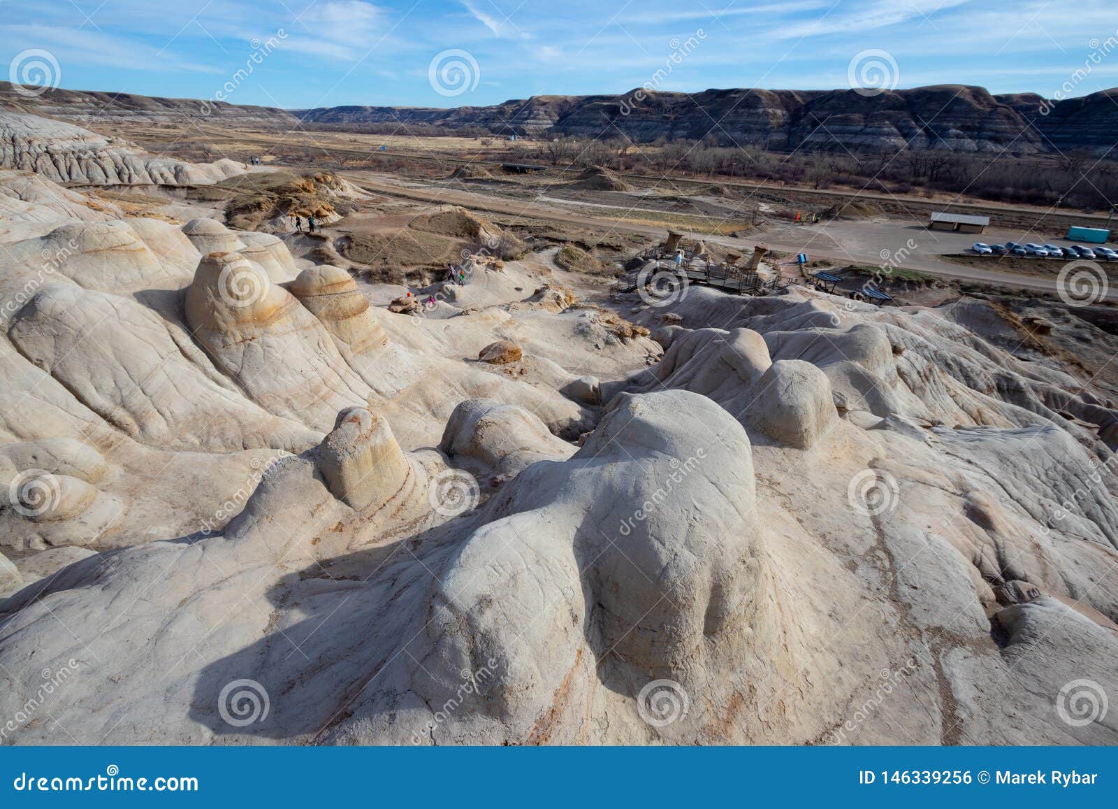 drumheller hoodoos is a 0.5 kilometer heavily trafficked loop trail located near drumheller, alberta, canada that features a cave